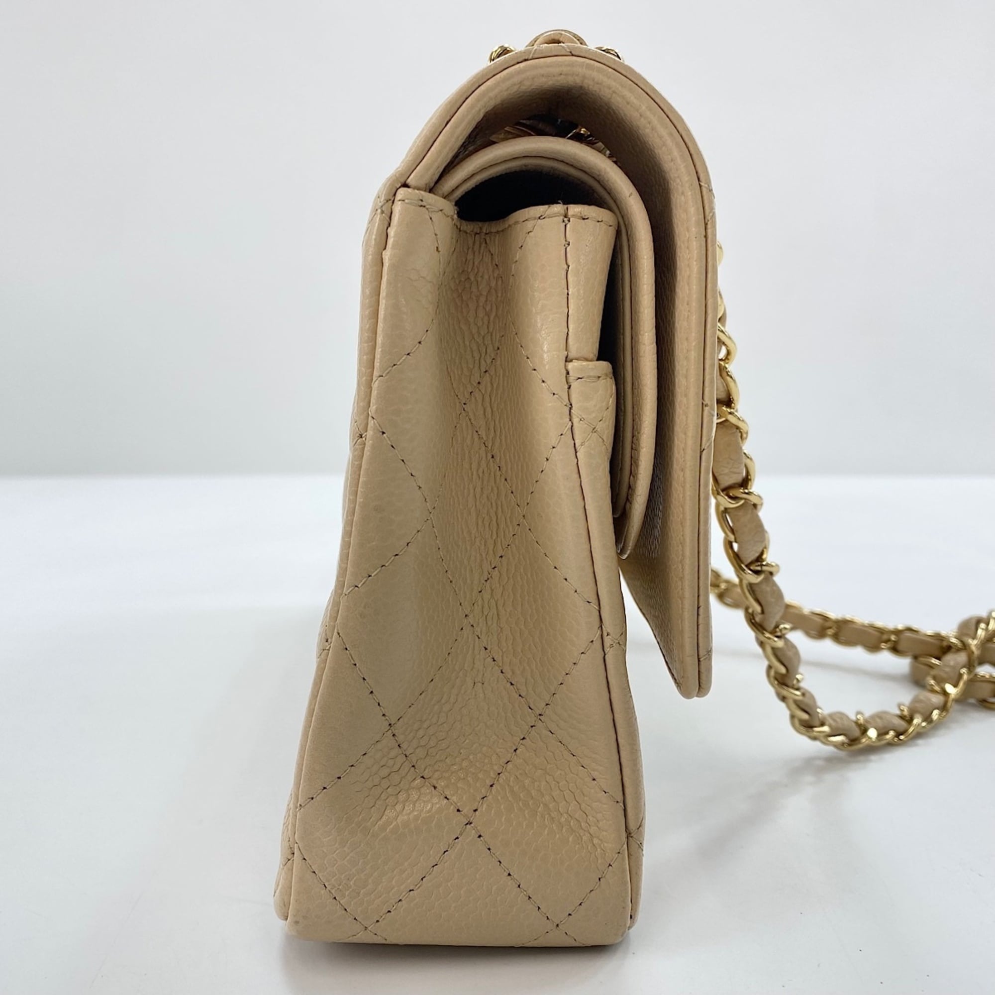 Chanel Matelasse Beige Shoulder Bag (Pre-Owned)