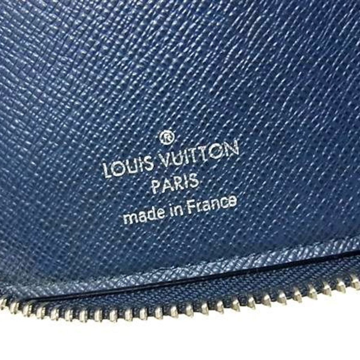 Louis Vuitton Taiga Blue Taiga Leather Long Wallet (Bi-Fold) (Pre-Owned)