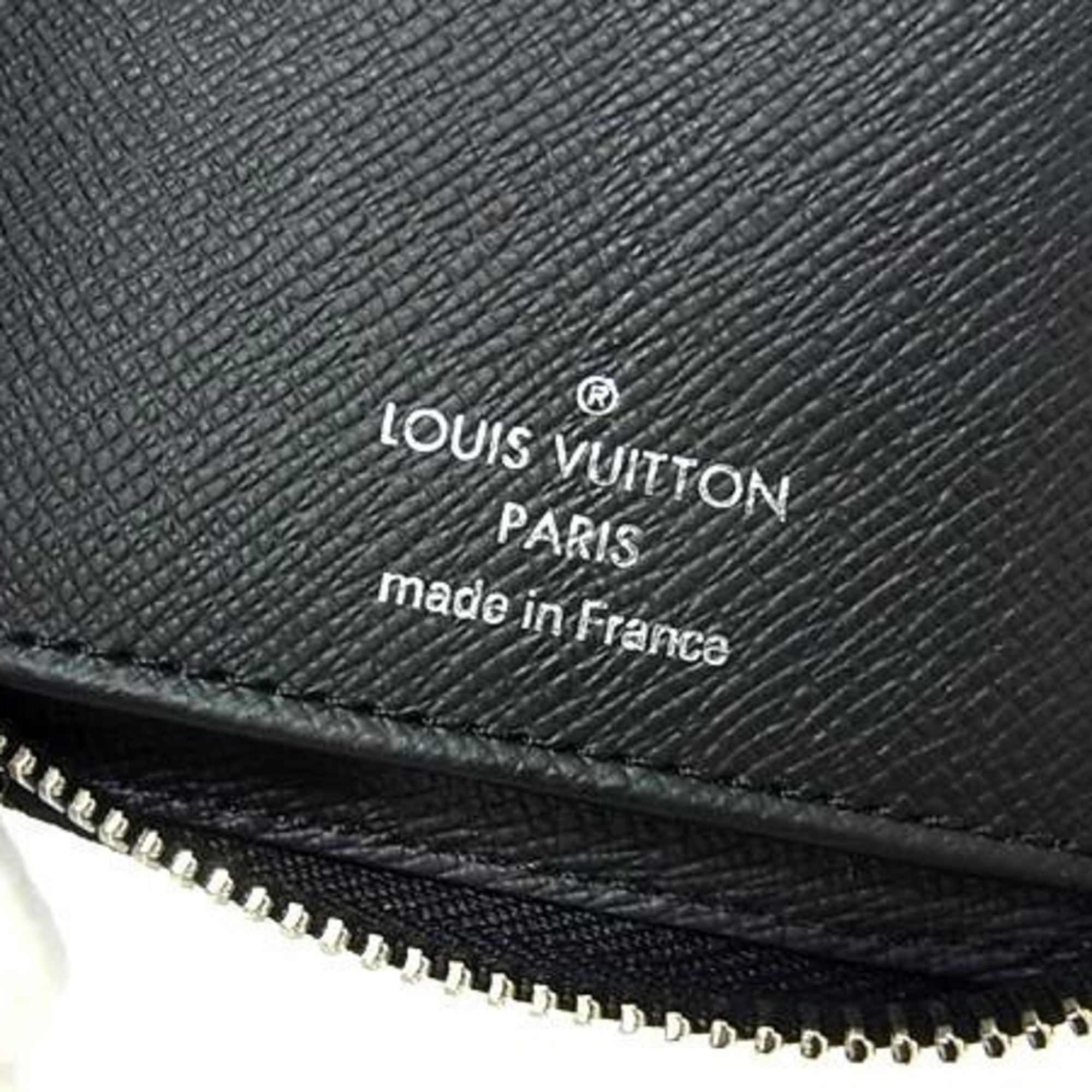 Louis Vuitton Black Noir Taiga Leather Long Wallet (Bi-Fold) (Pre-Owned)
