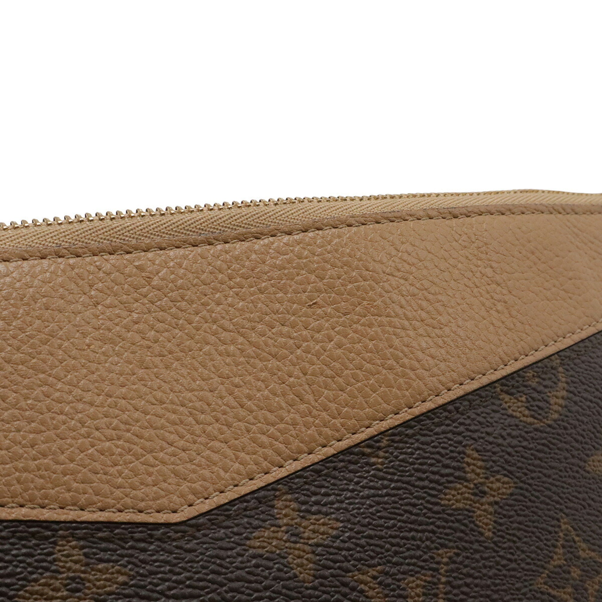 Louis Vuitton Beige Monogram Clutch Bag Pouch (Pre-Owned)