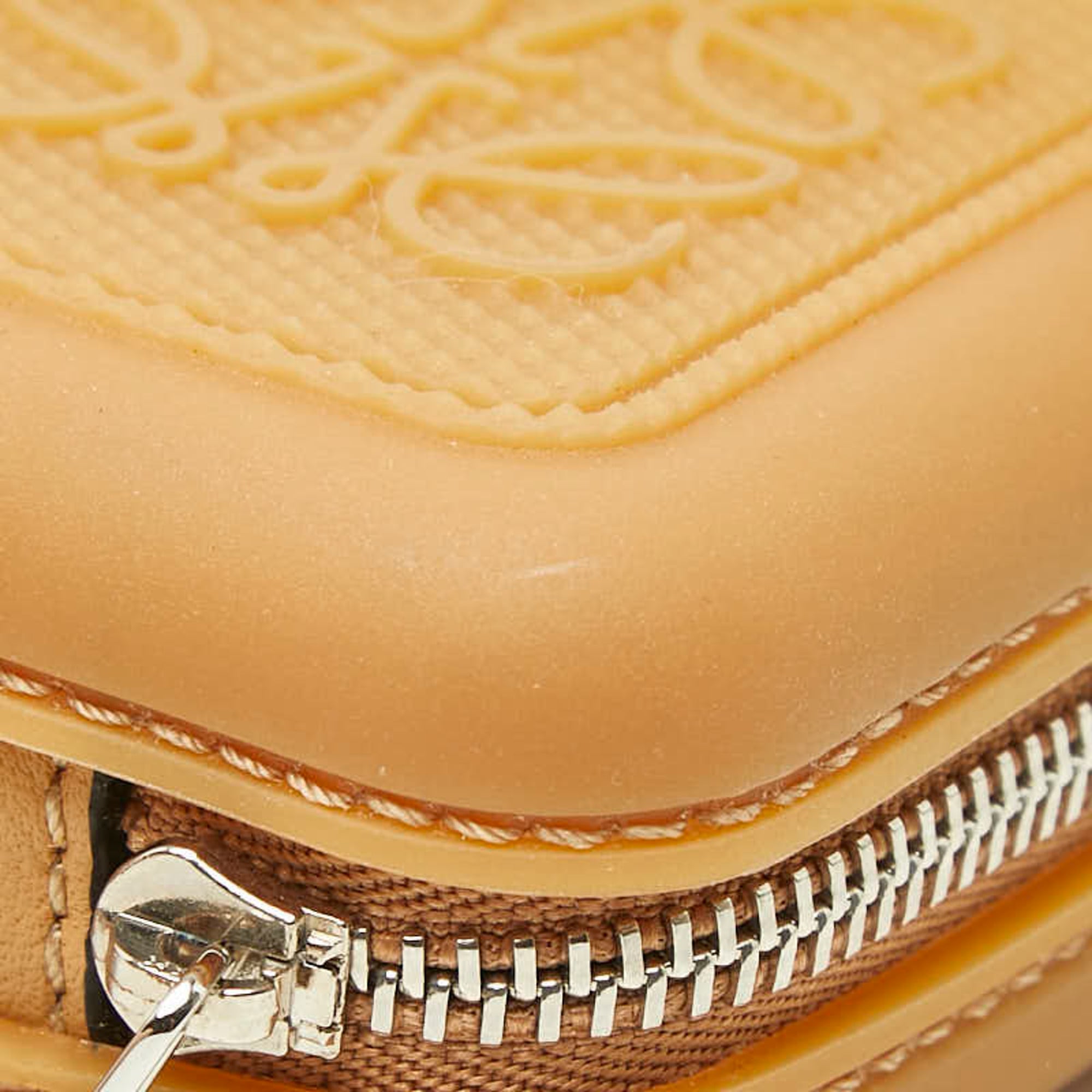 Loewe Brown Rubber Leather Coin Purse/Coin Case (Pre-Owned)