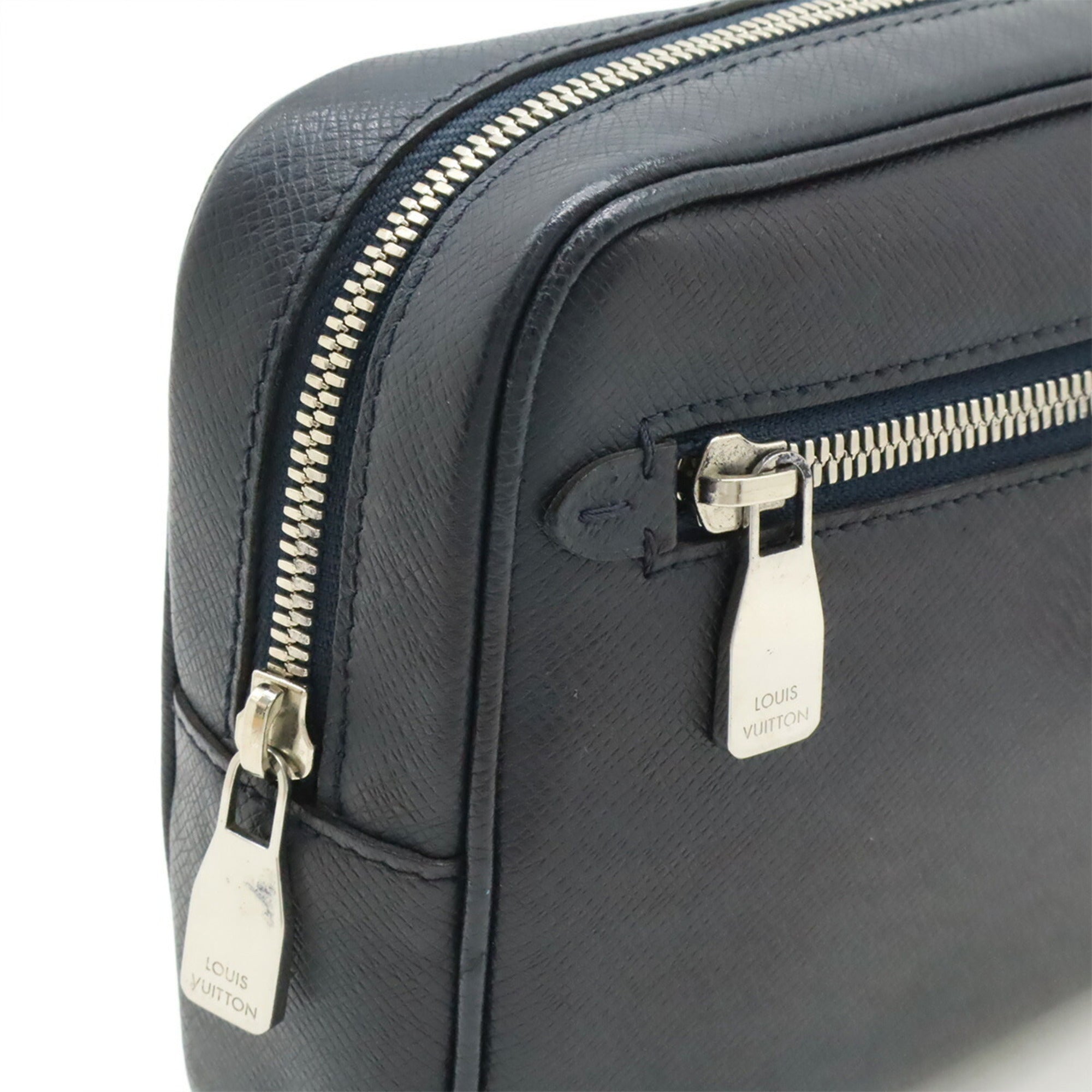 Louis Vuitton Navy Navy Blue Taiga Leather Leather Clutch Bag Handbag Pochette (Pre-Owned)
