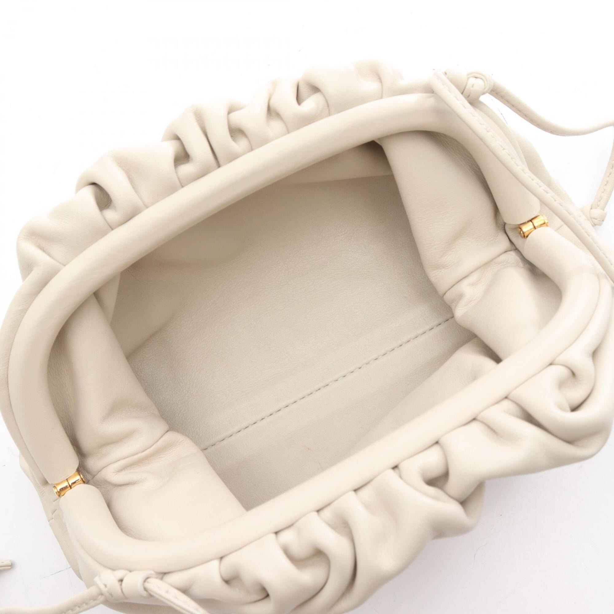 Bottega Veneta White Leather Handbag Shoulder Bag (Pre-Owned)