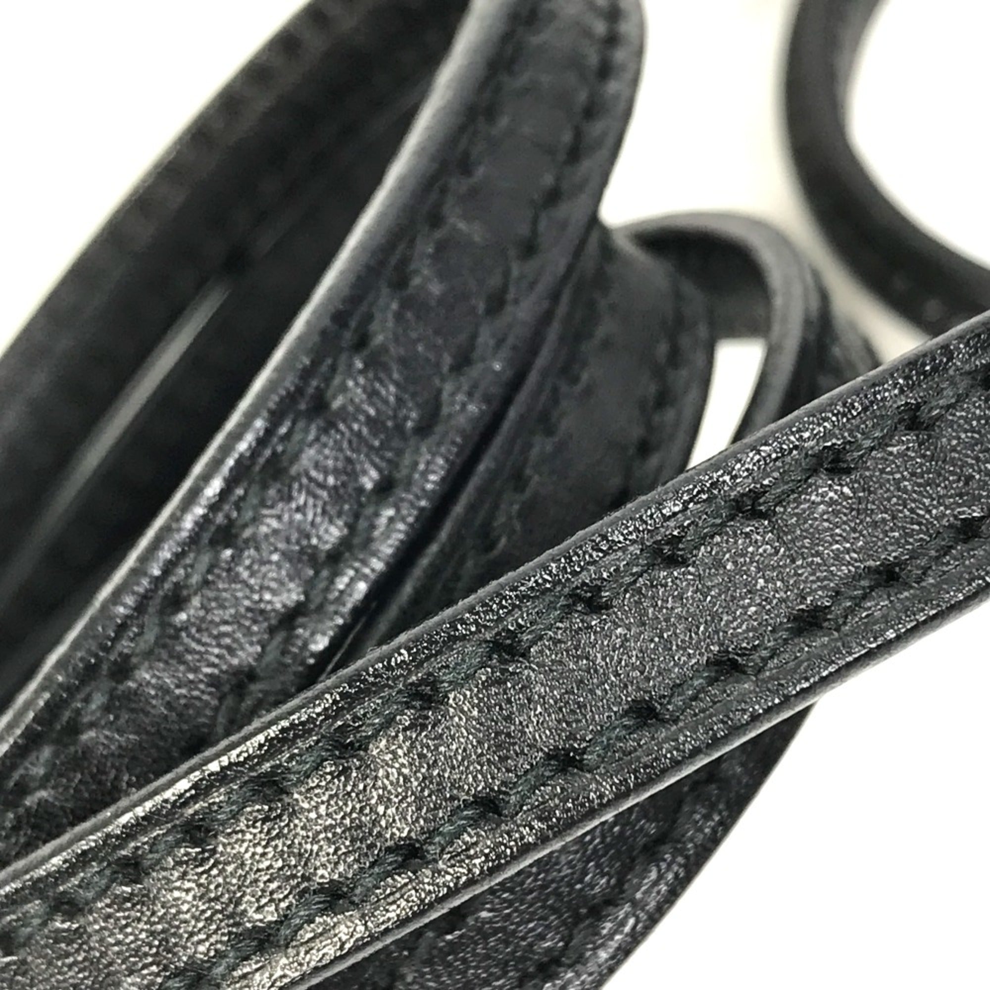 Gucci Black Leather Shoulder Bag (Pre-Owned)