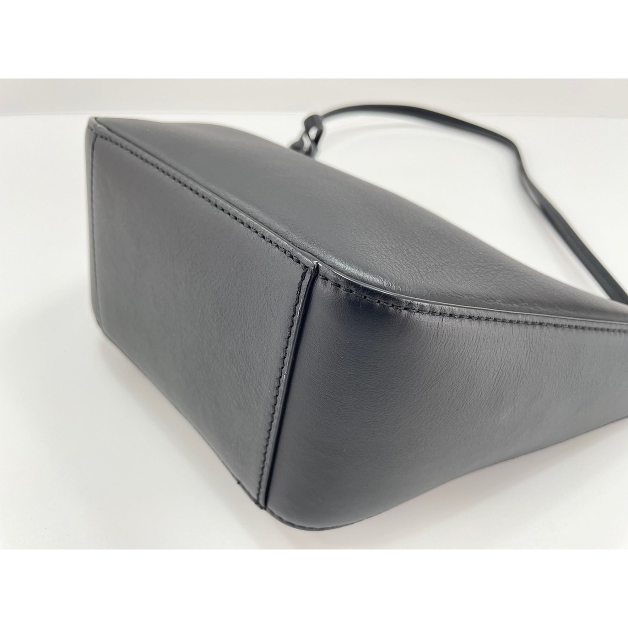 Loewe Black Shoulder Bag (Pre-Owned)