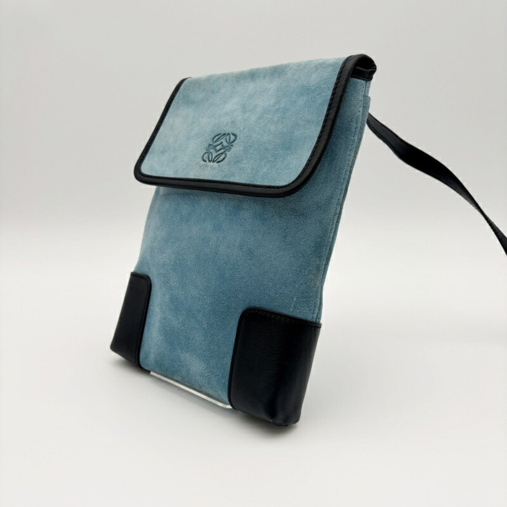 Loewe Blue Suede Pochette Shoulder Bag (Pre-Owned)