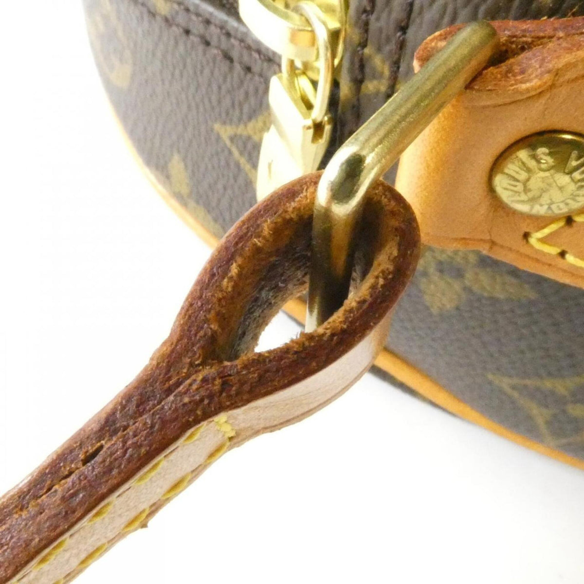 Louis Vuitton Marron Coated Canvas Shoulder Bag (Pre-Owned)