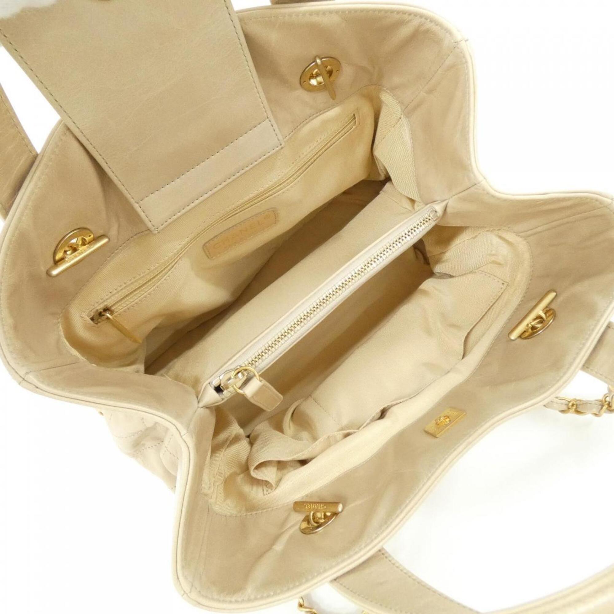 Chanel Beige Leather Handbag (Pre-Owned)
