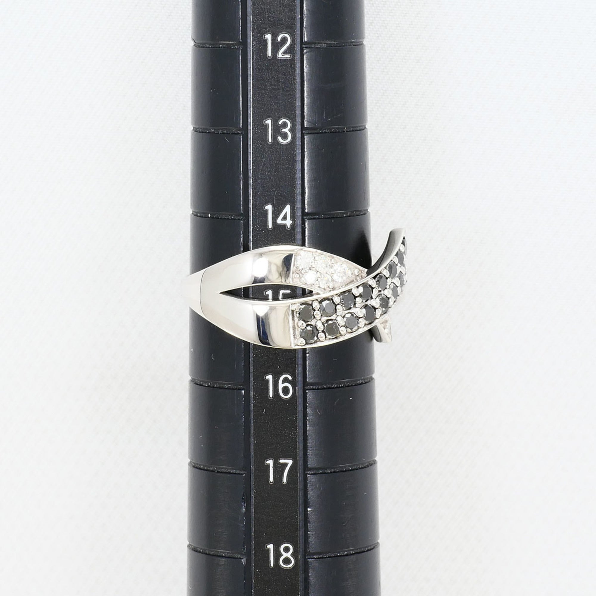 Unbranded Black White Gold White Gold (18K) Band Ring (Pre-Owned)