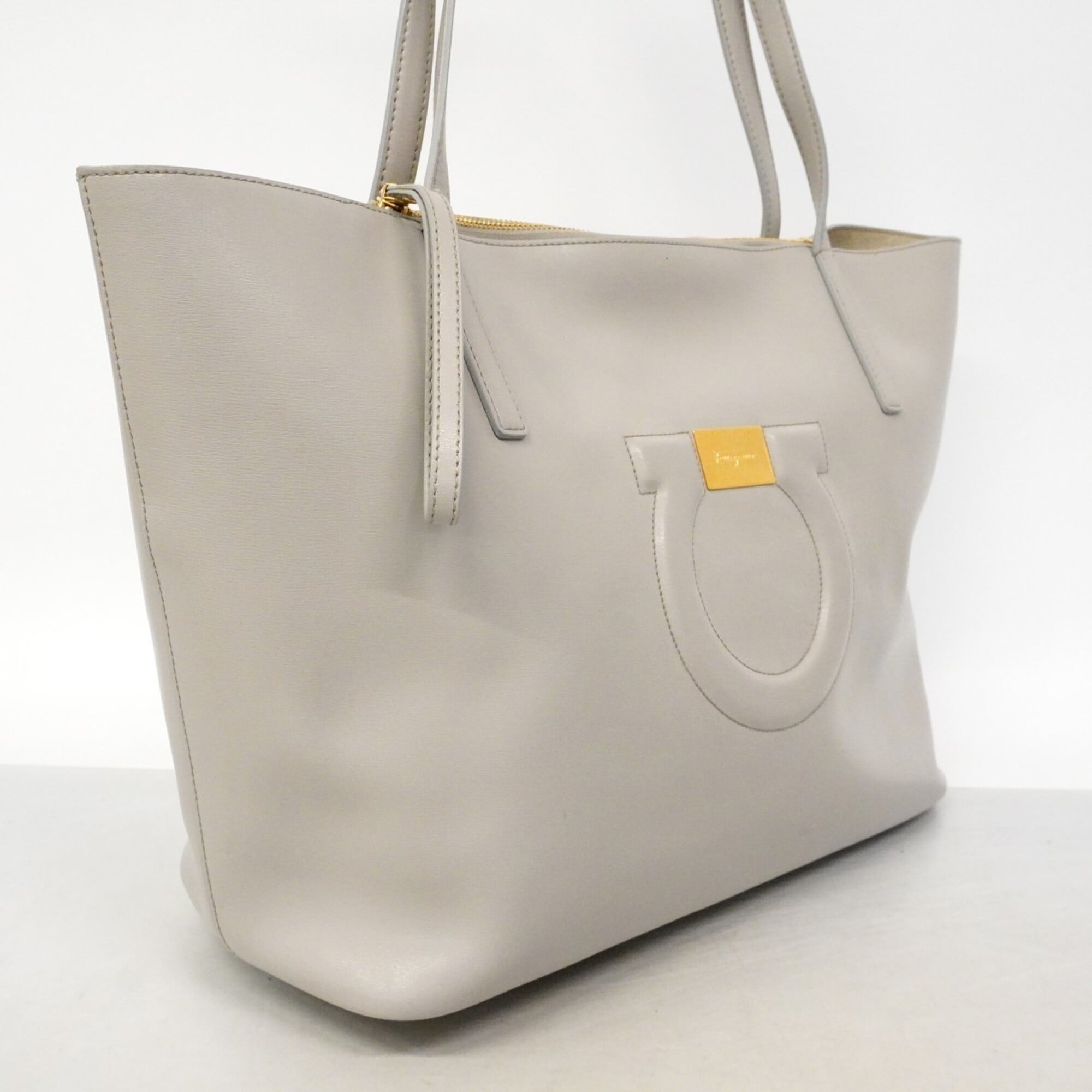 Salvatore Ferragamo Gray Leather Tote Bag (Pre-Owned)