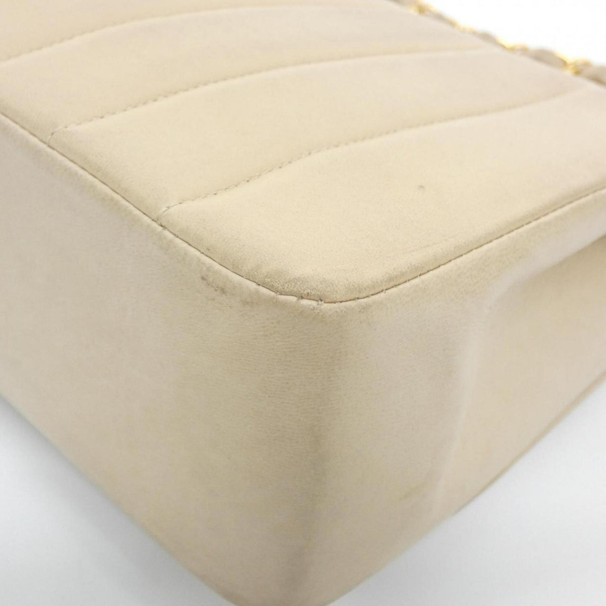 Chanel Beige Leather Shoulder Bag (Pre-Owned)