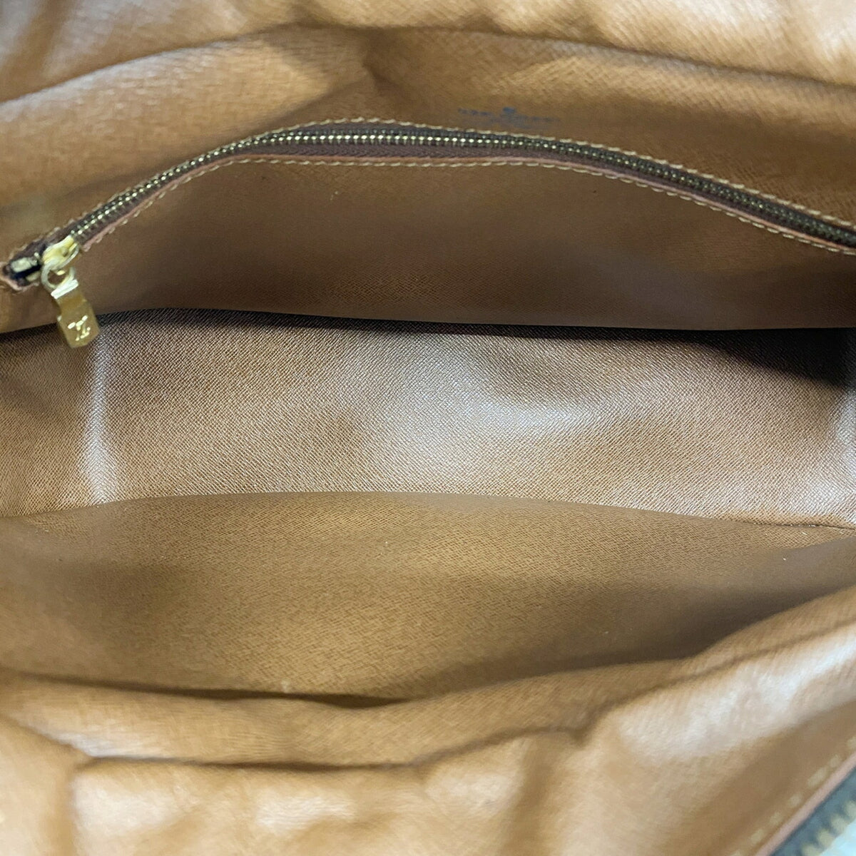 Louis Vuitton Brown Shoulder Bag (Pre-Owned)