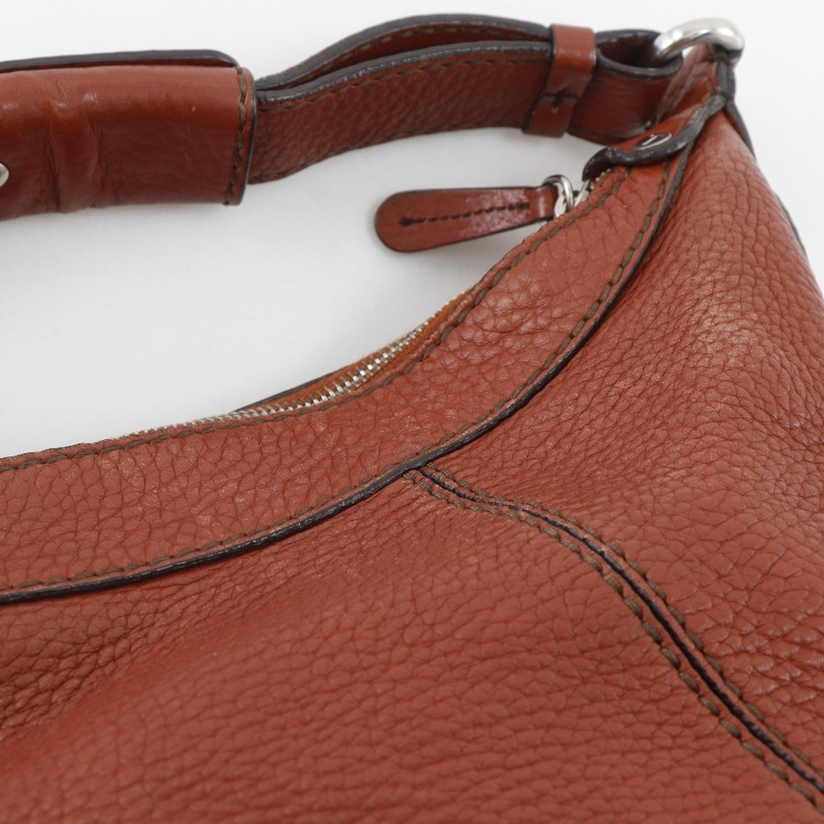 Tod's Brown Leather Shoulder Bag (Pre-Owned)