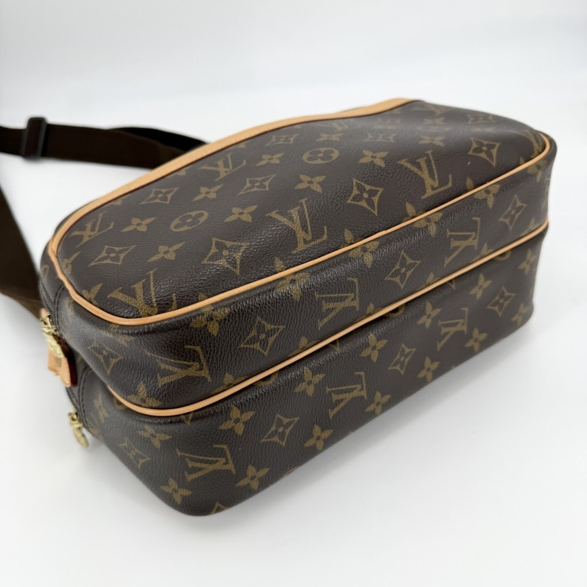 Louis Vuitton Brown Monogram Shoulder Bag (Pre-Owned)