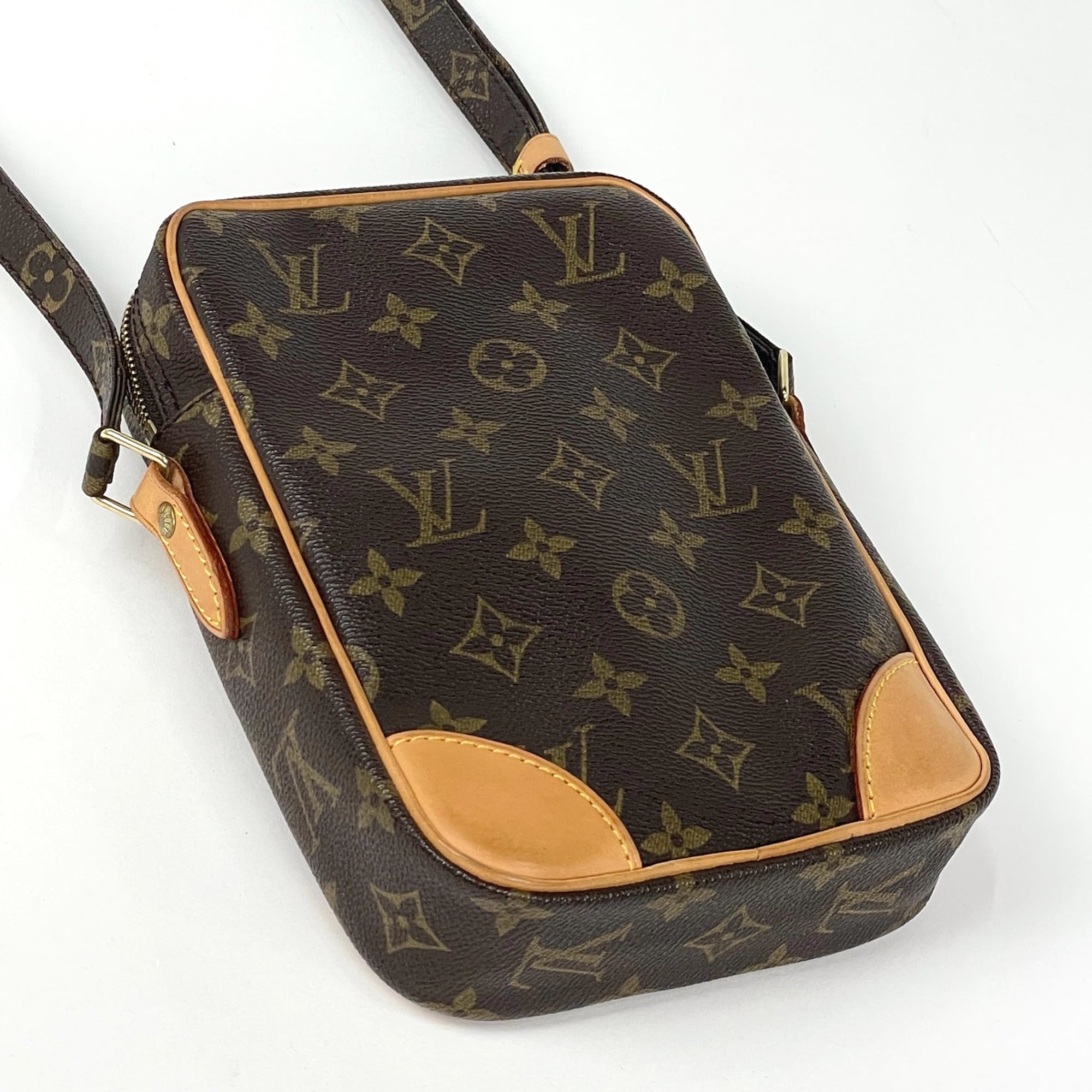 Louis Vuitton Brown Monogram Monogram Shoulder Bag (Pre-Owned)