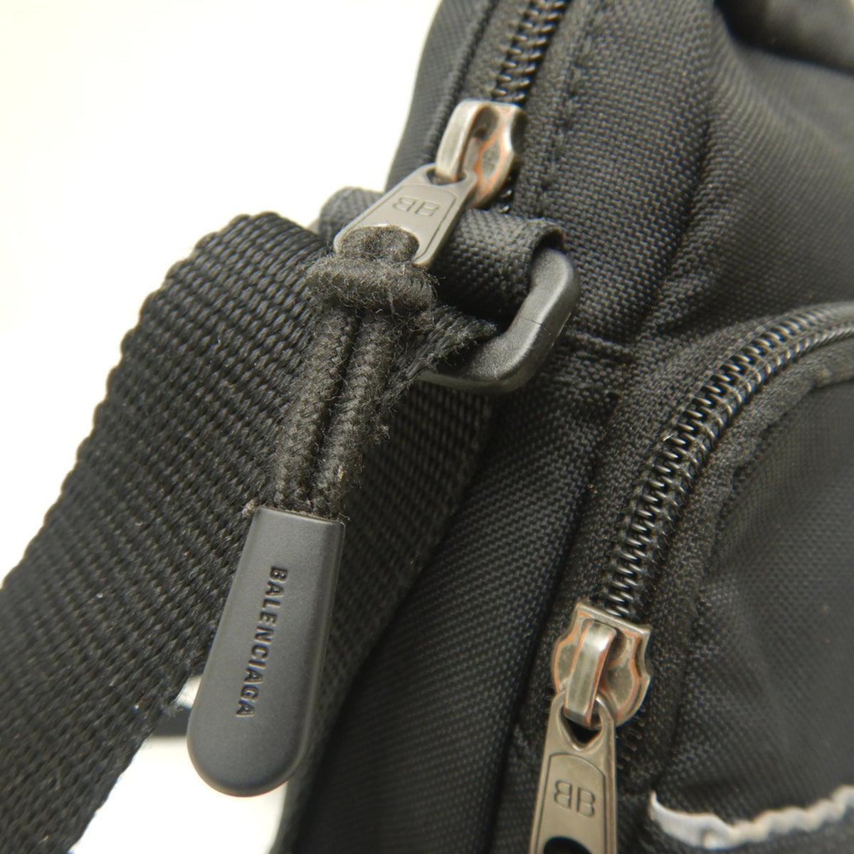 Balenciaga Black Nylon Messenger Bag Shoulder Bag (Pre-Owned)