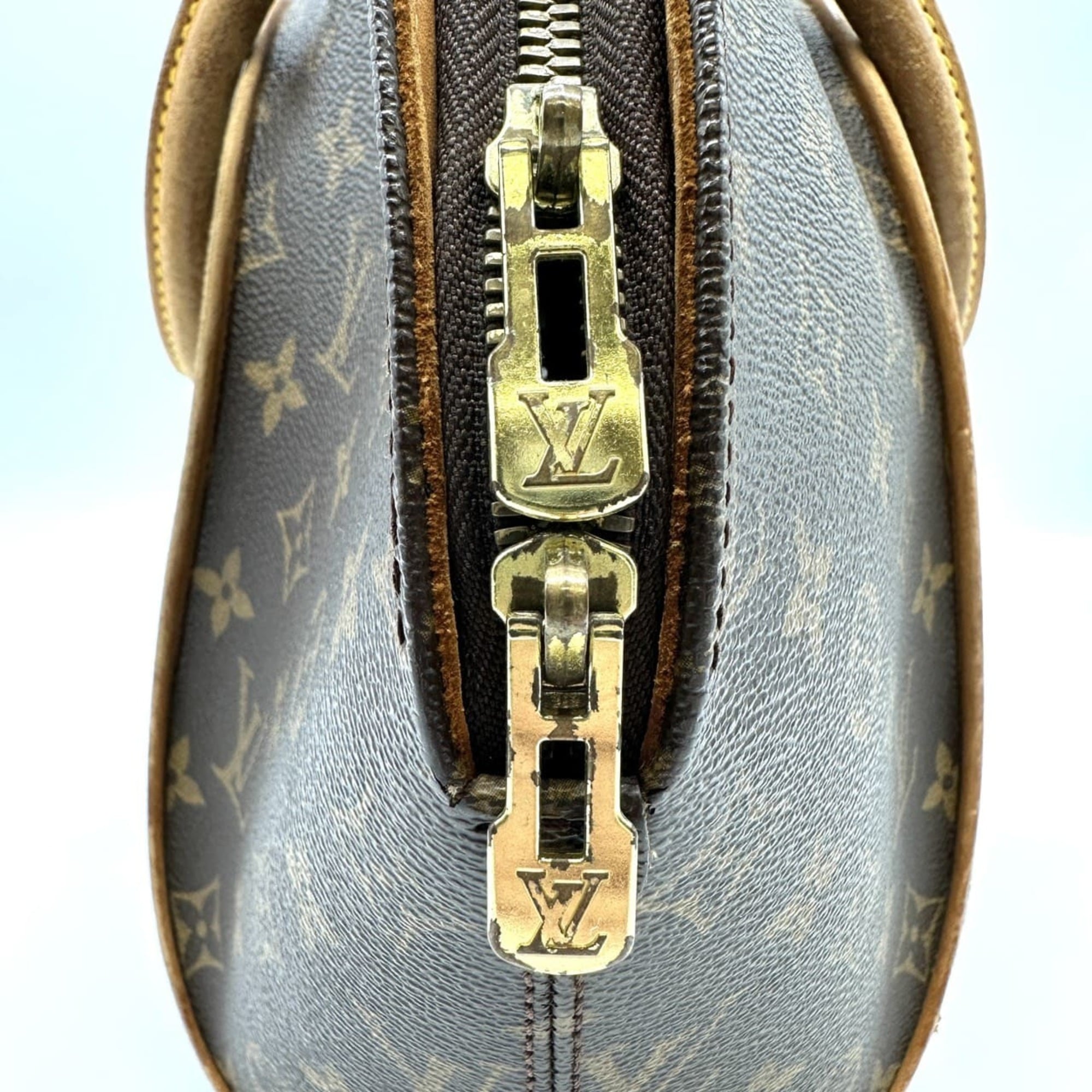 Louis Vuitton Brown Monogram Monogram Handbag (Pre-Owned)