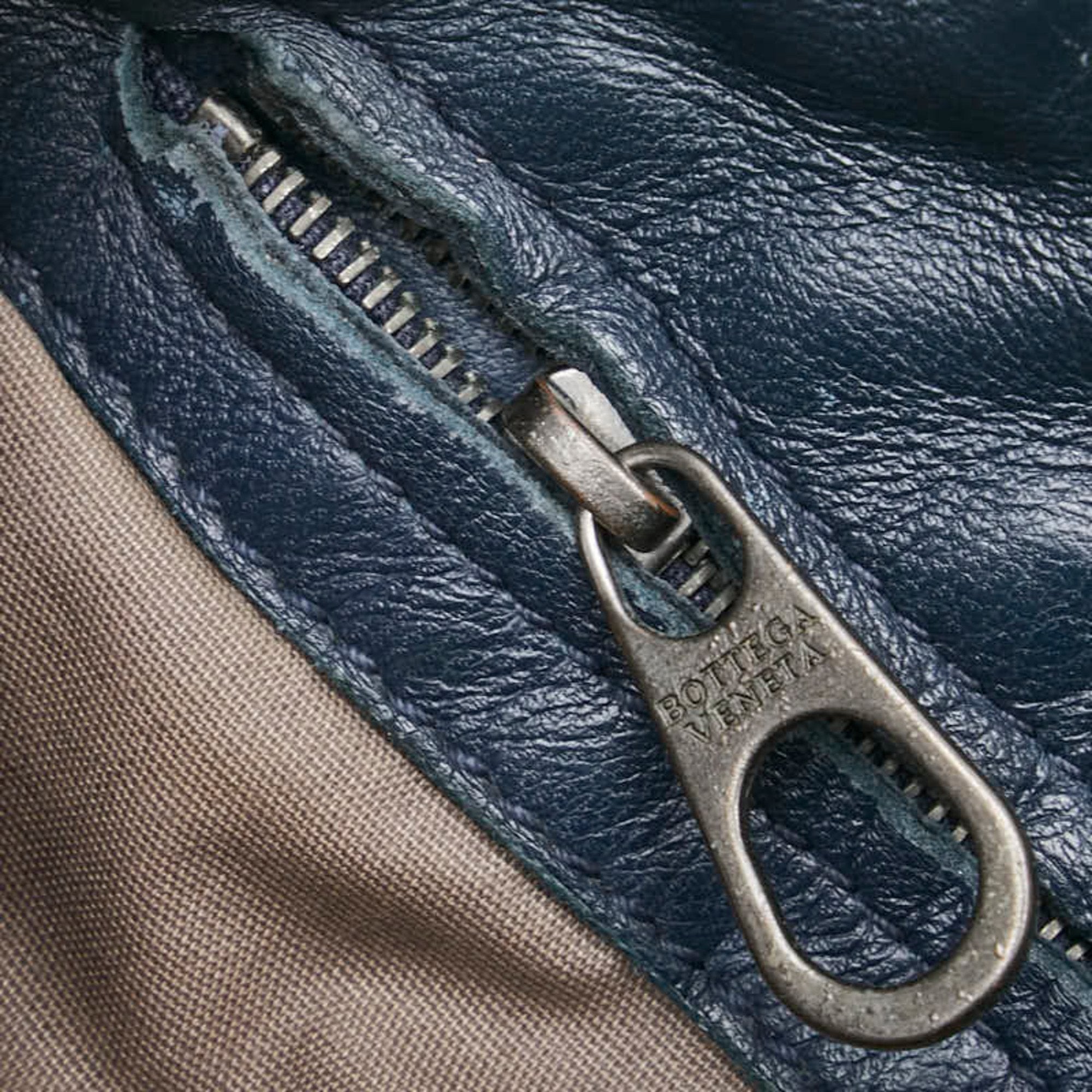 Bottega Veneta Navy Black Leather Shoulder Bag (Pre-Owned)