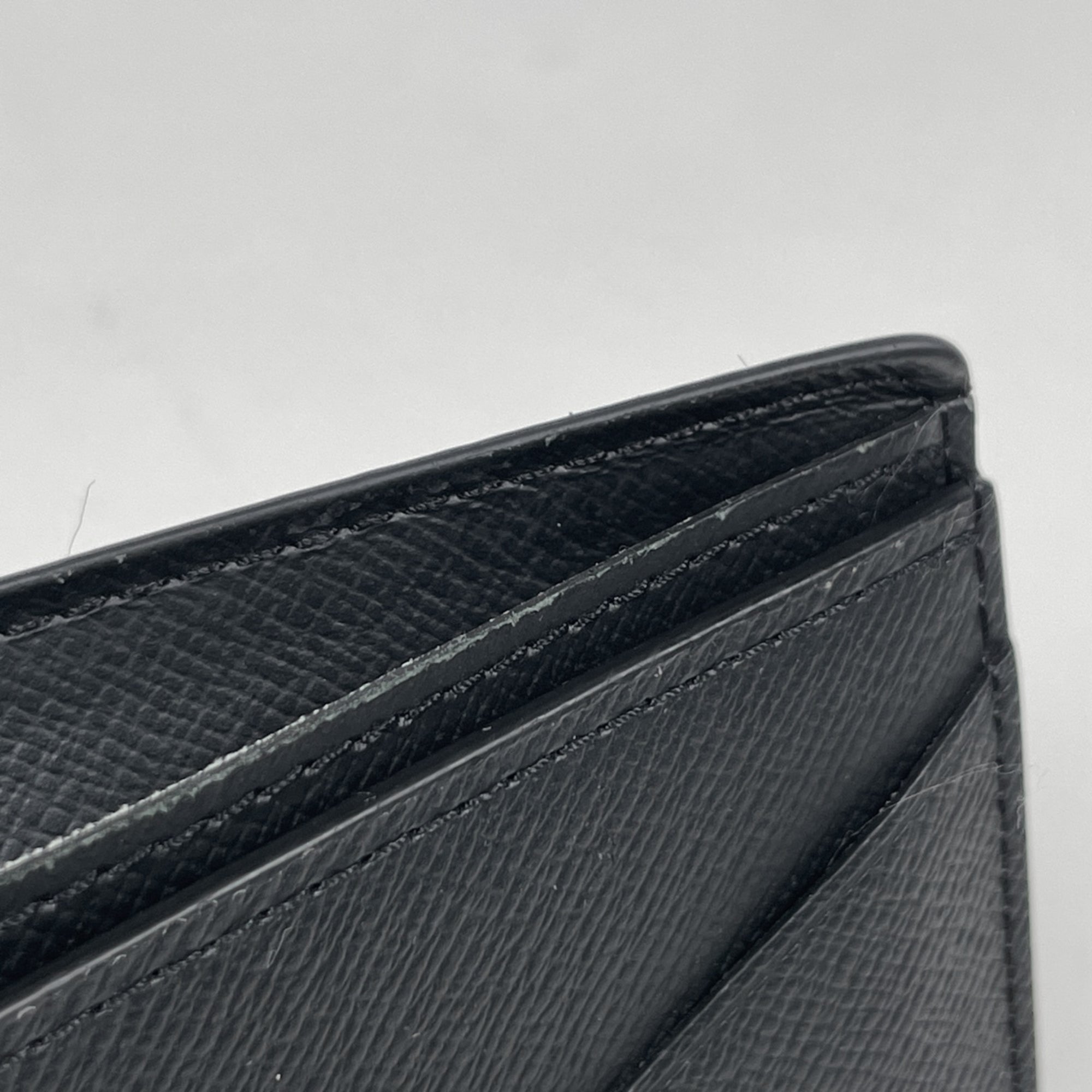 Louis Vuitton Taiga Black Noir Taiga Leather Wallet (Bi-Fold) (Pre-Owned)