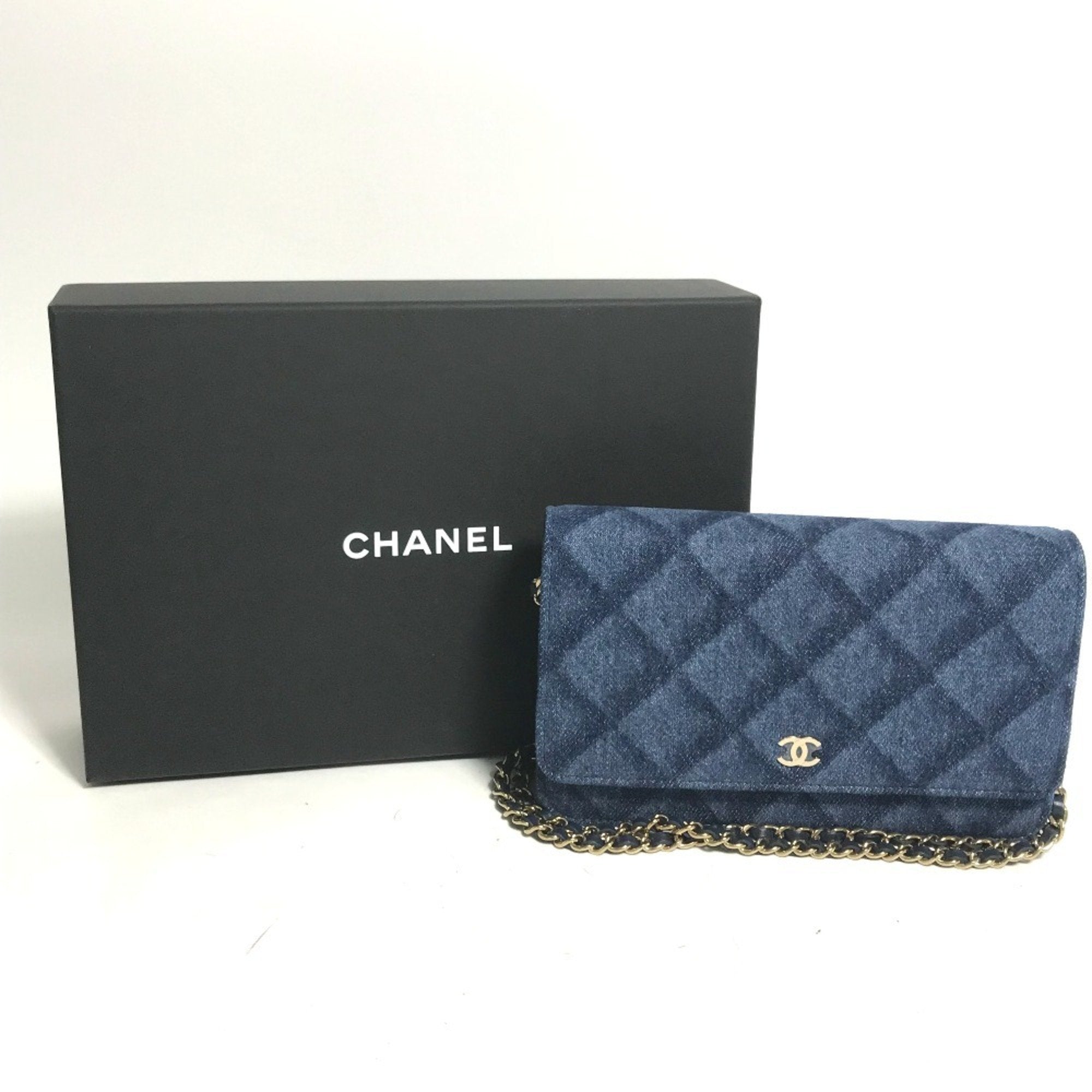 Chanel Blue Denim Shoulder Bag (Pre-Owned)