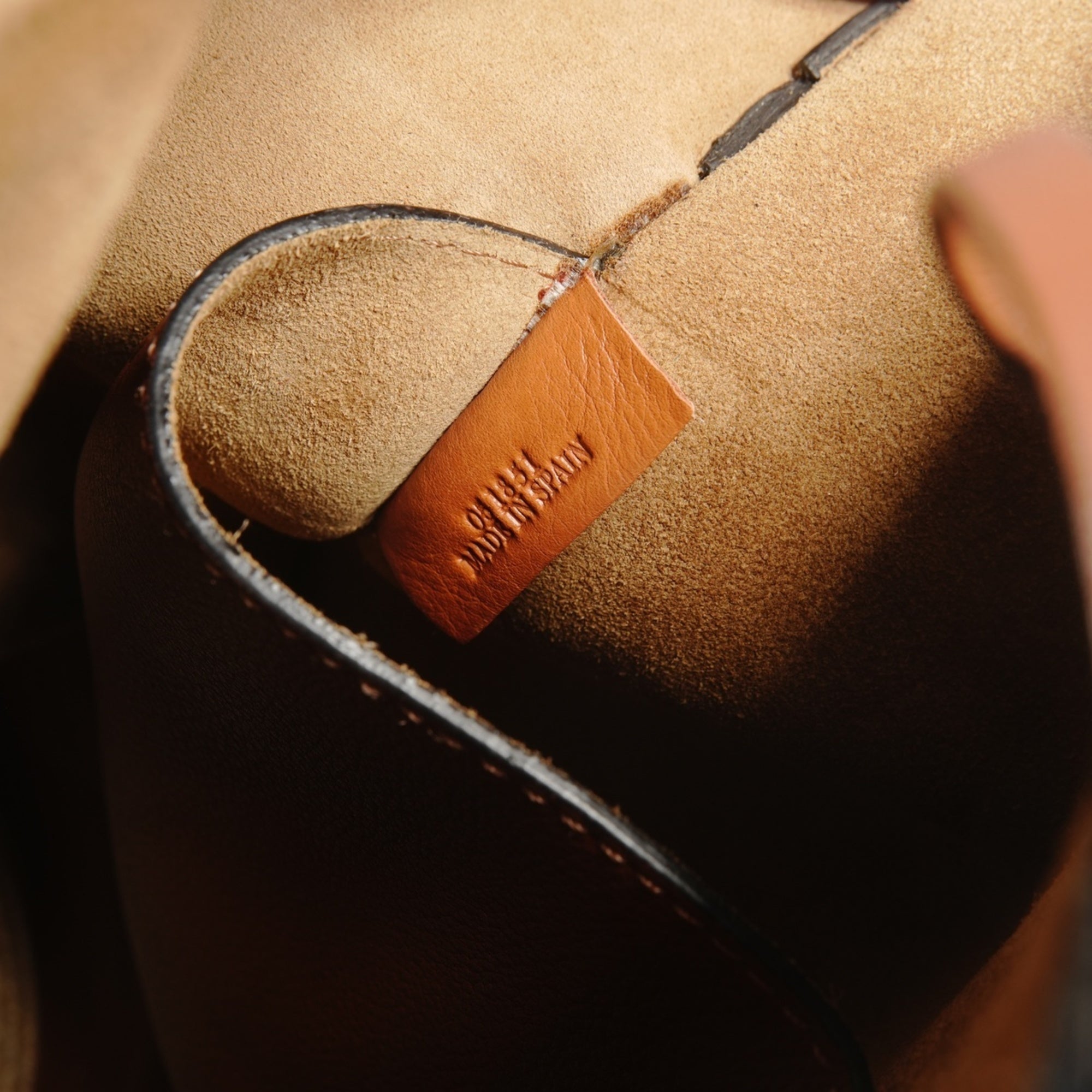 Loewe Brown Leather Shoulder Bag (Pre-Owned)