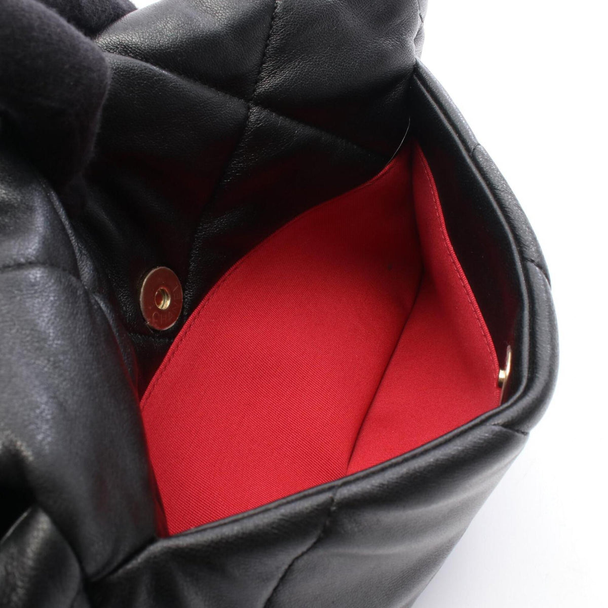 Chanel Black Leather Handbag Shoulder Bag (Pre-Owned)