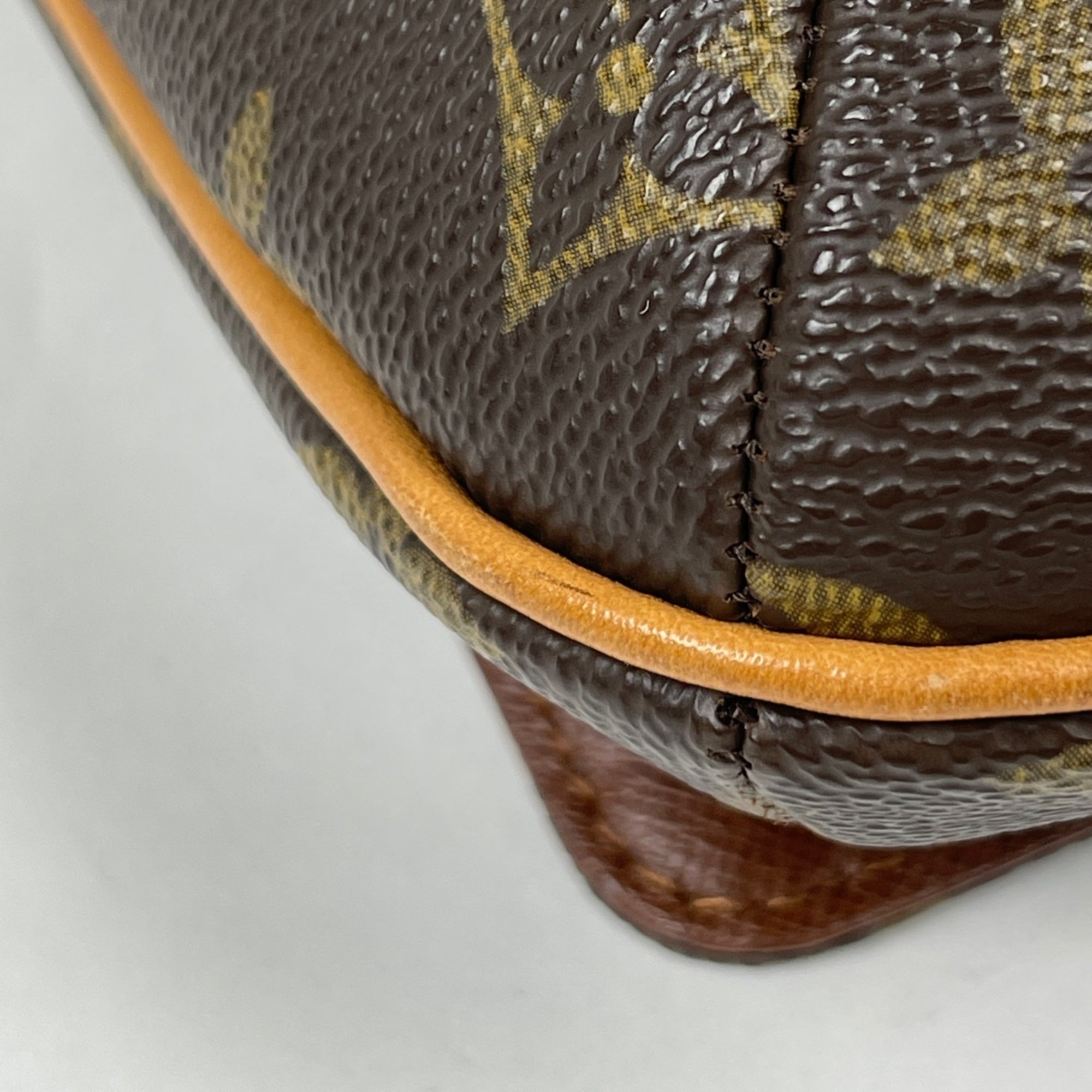 Louis Vuitton Brown Monogram Shoulder Bag (Pre-Owned)