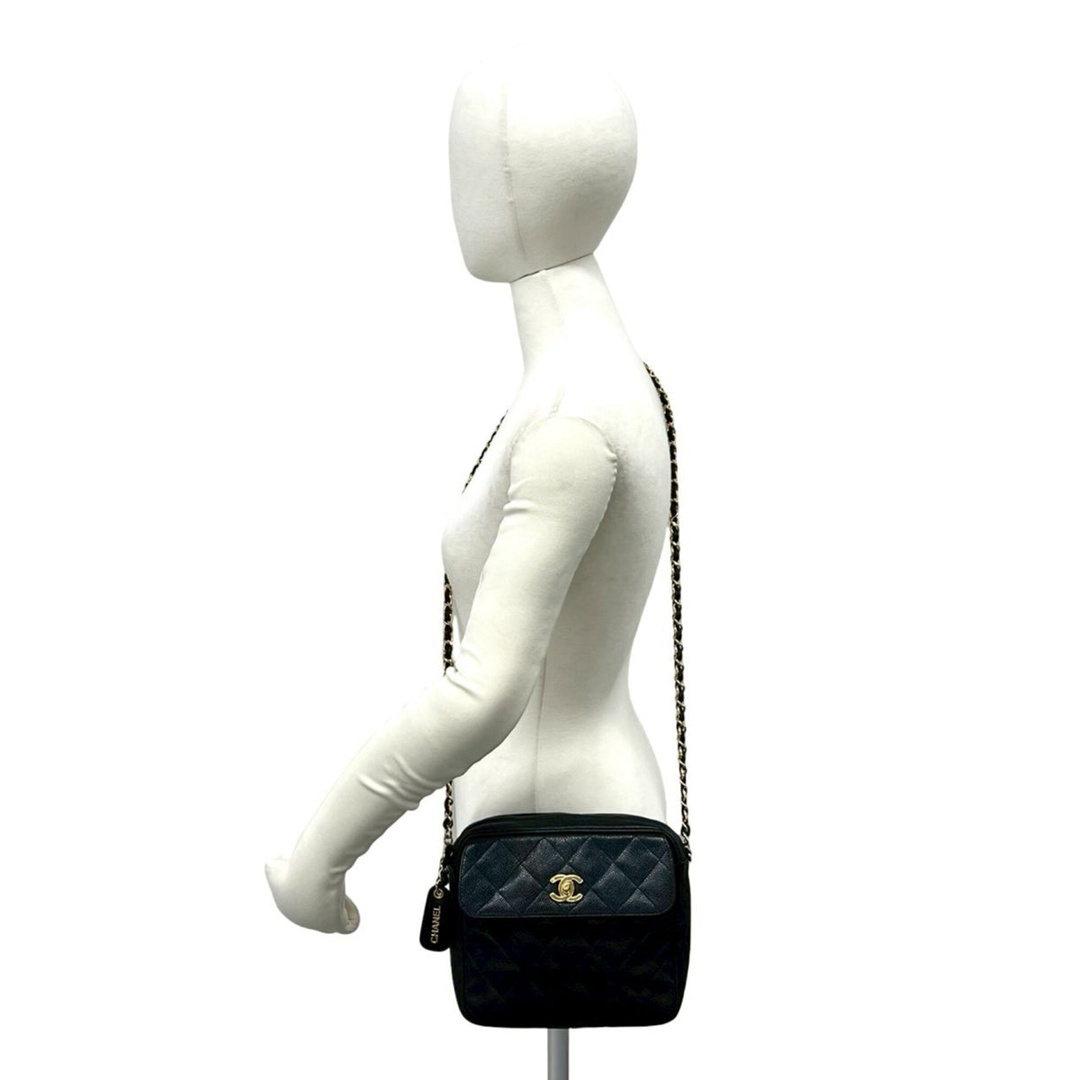 Chanel Black Grained Calfskin Shoulder Bag (Pre-Owned)