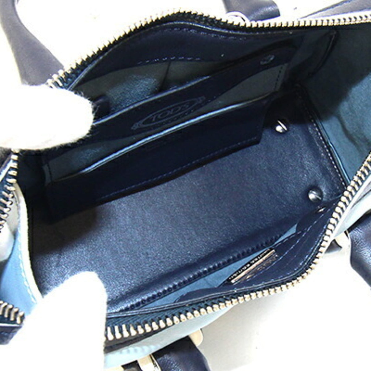 Tod's Light Blue Navy Leather Handbag (Pre-Owned)