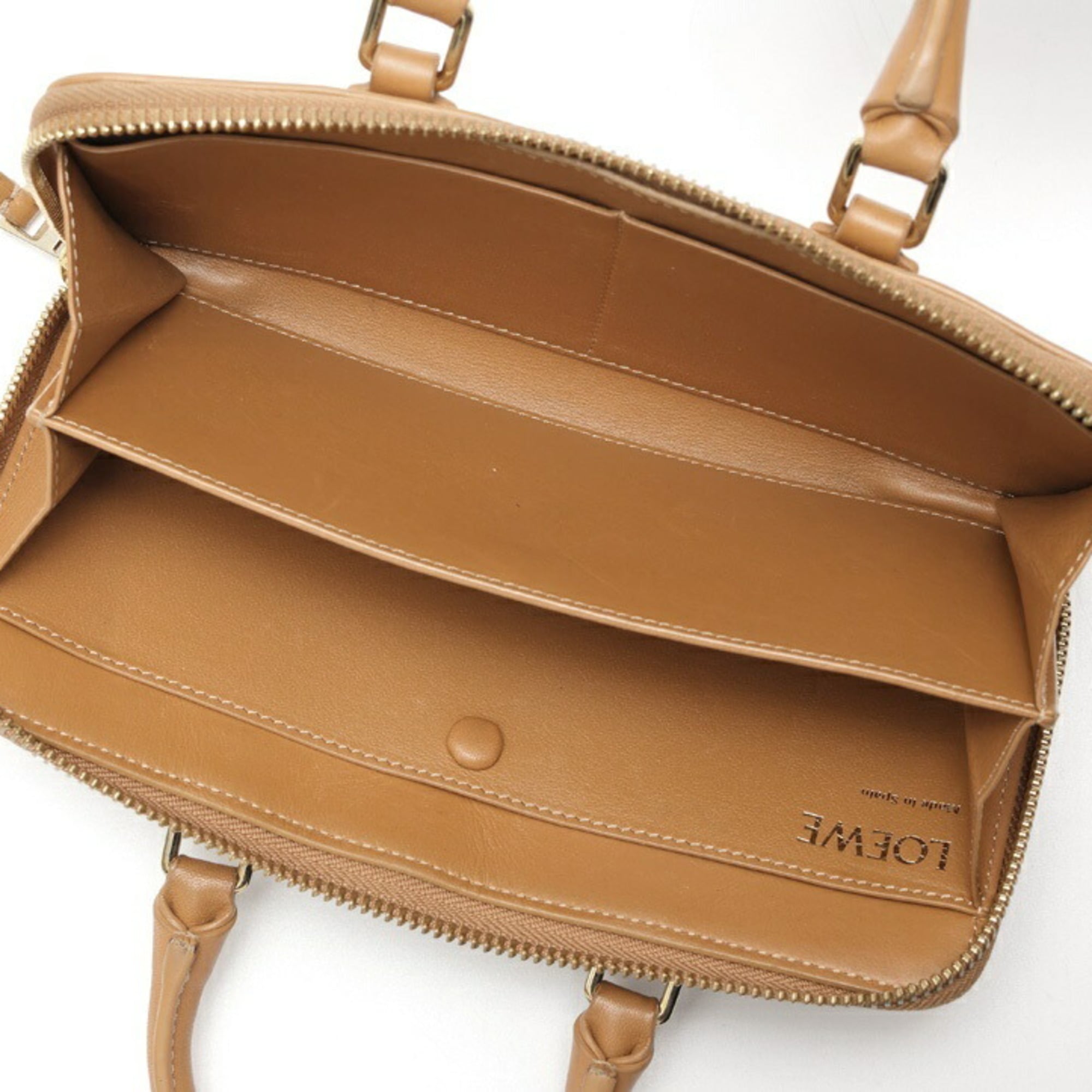 Loewe Amazona Camel Leather Pouch (Pre-Owned)