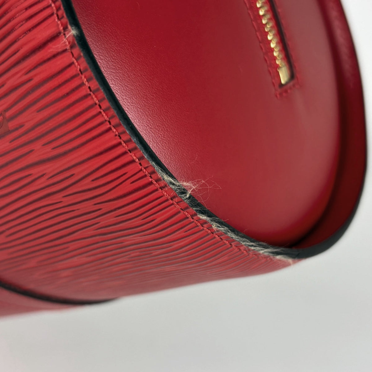 Louis Vuitton Epi Castilian Red Epi Leather Handbag (Pre-Owned)