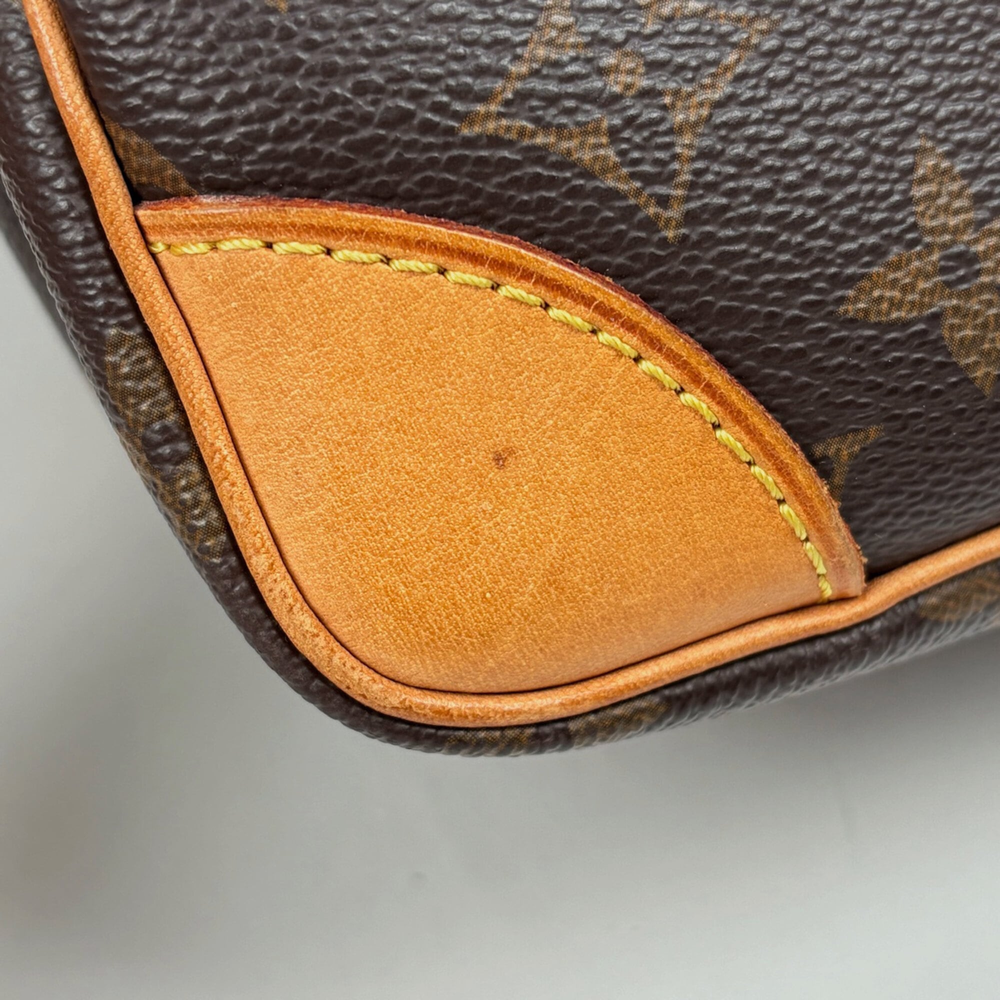 Louis Vuitton Brown Monogram Shoulder Bag (Pre-Owned)