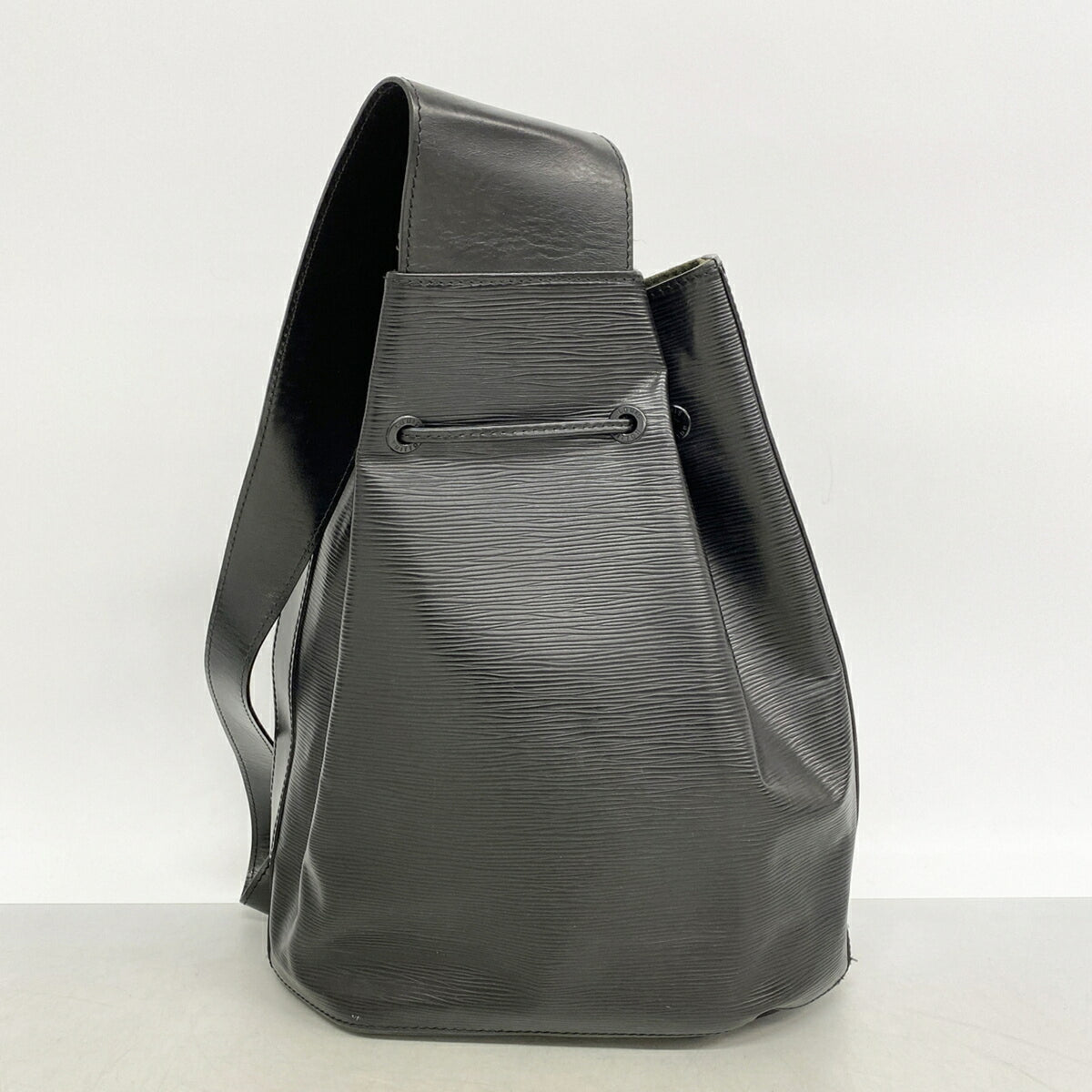 Louis Vuitton Noir Shoulder Bag (Pre-Owned)