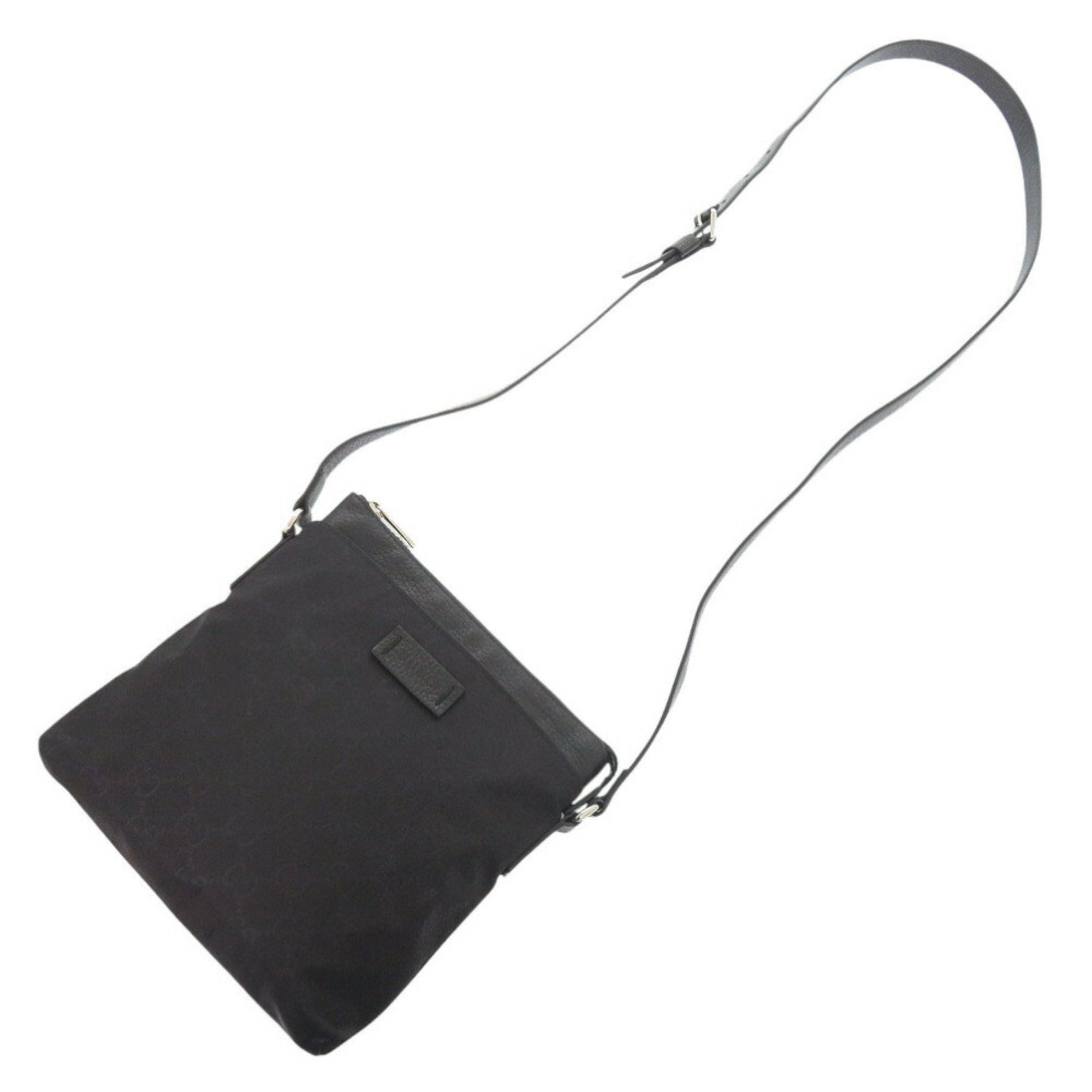 Gucci Black Nylon Shoulder Bag (Pre-Owned)