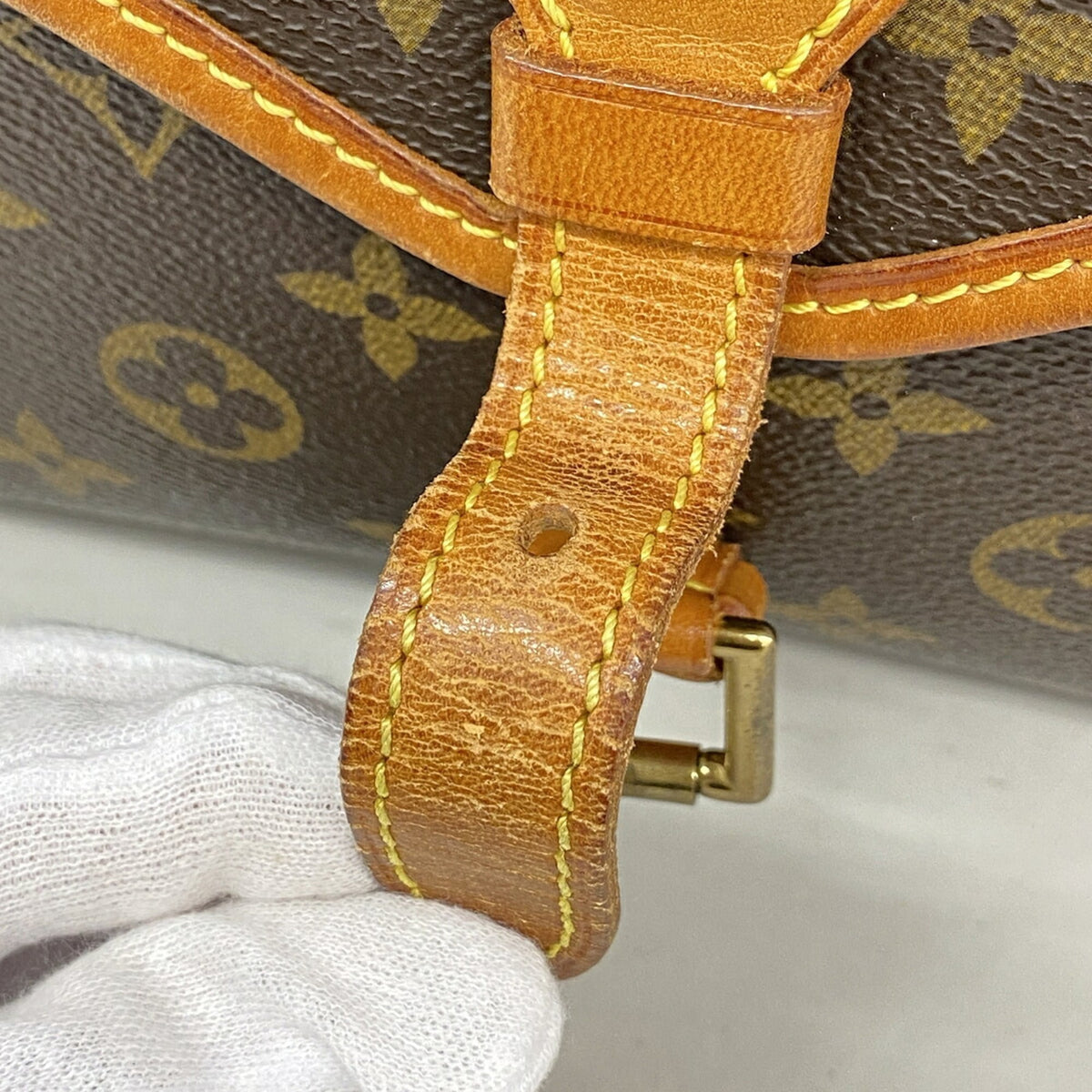Louis Vuitton Brown Handbag (Pre-Owned)