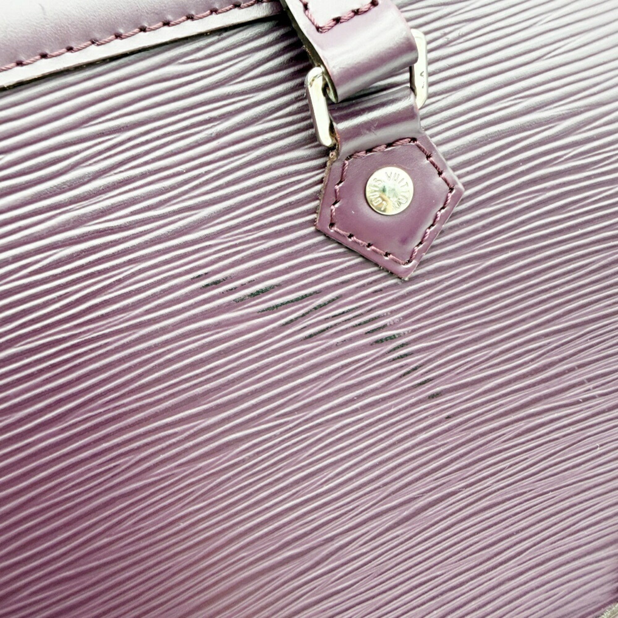 Louis Vuitton Cassis Purple Leather Shoulder Bag (Pre-Owned)