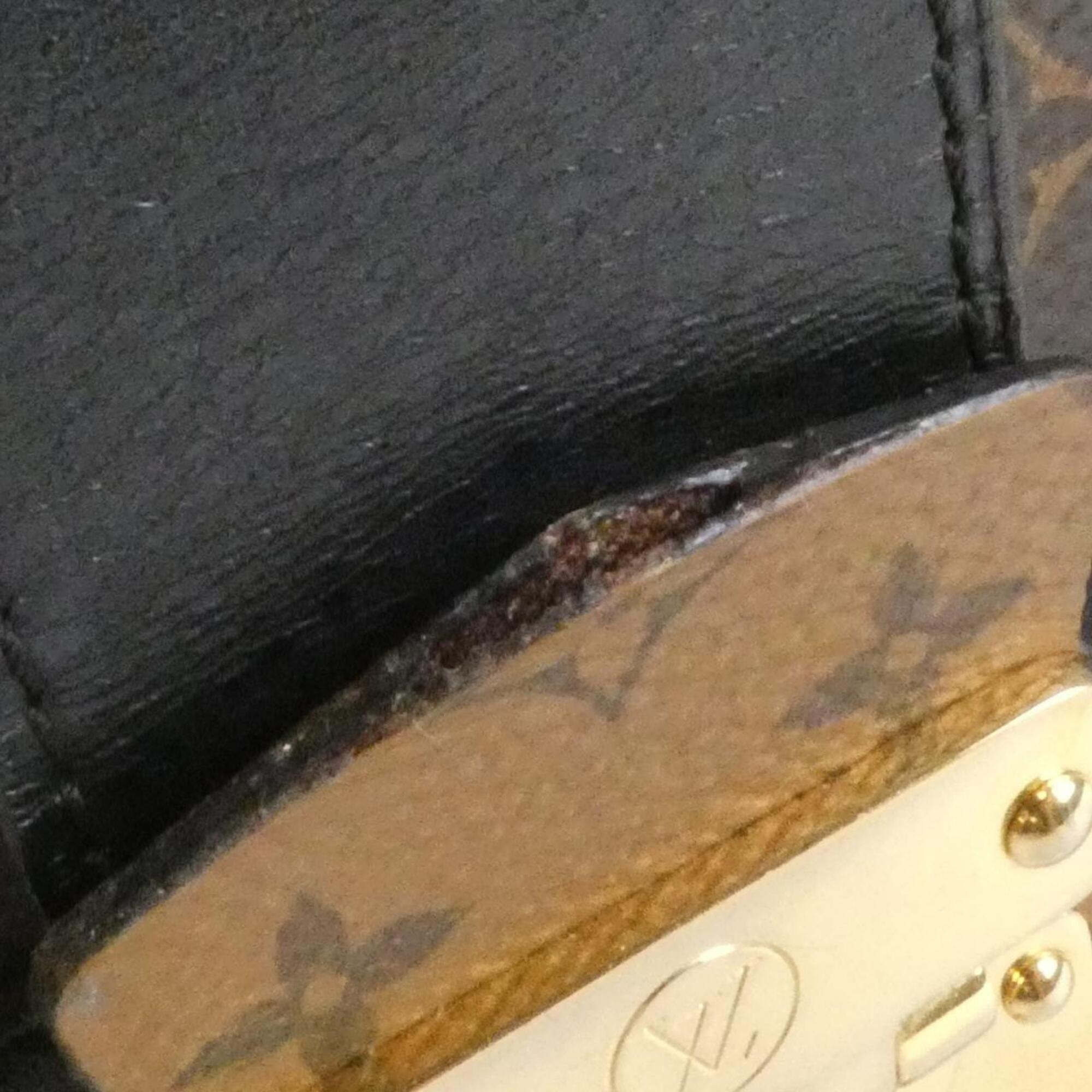 Louis Vuitton Marron Coated Canvas Shoulder Bag (Pre-Owned)