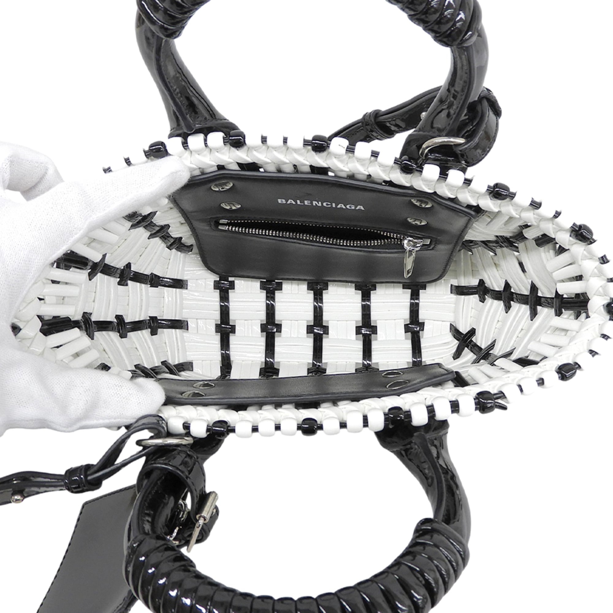 Balenciaga Black White Handbag (Pre-Owned)