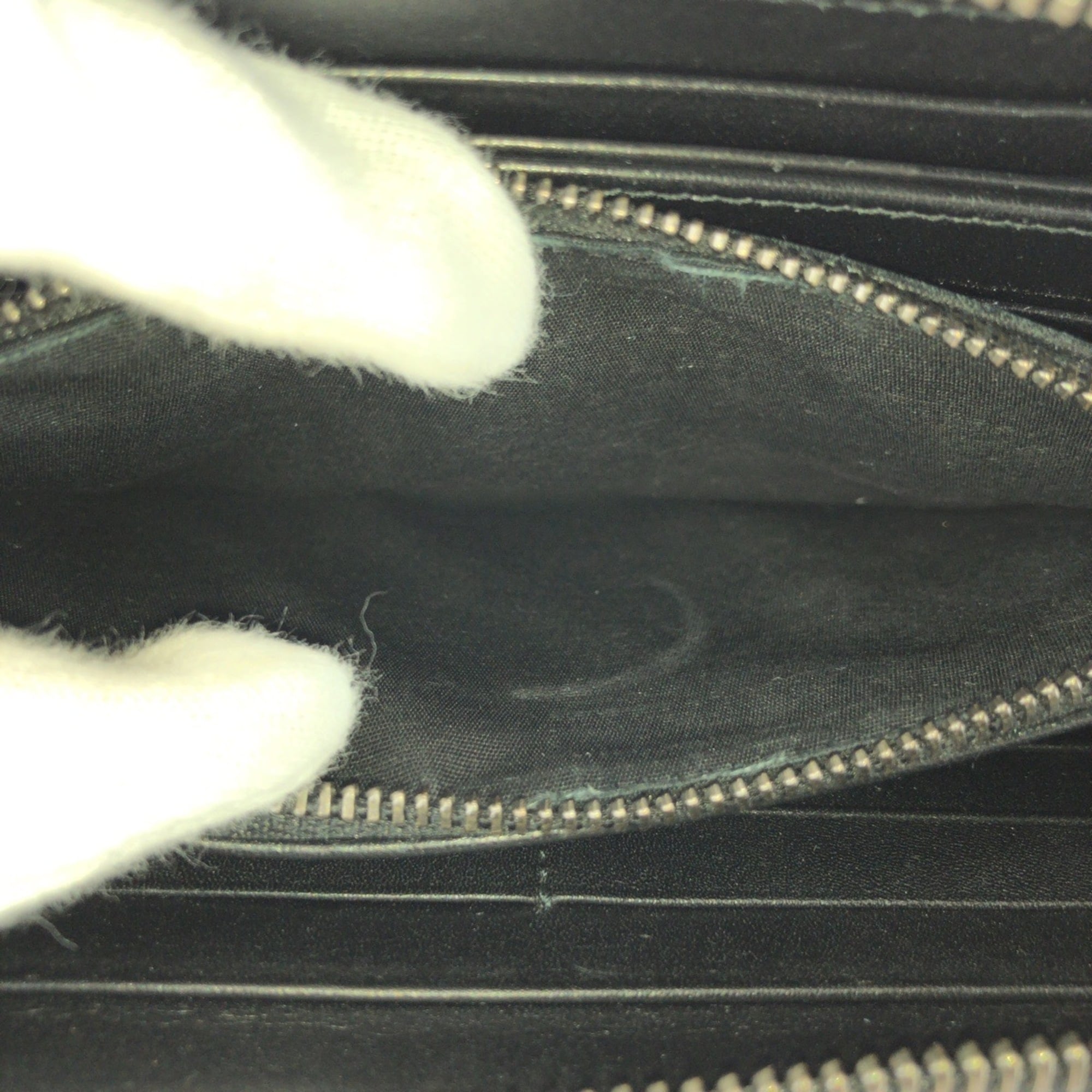Bvlgari Black Leather Long Wallet (Bi-Fold) (Pre-Owned)