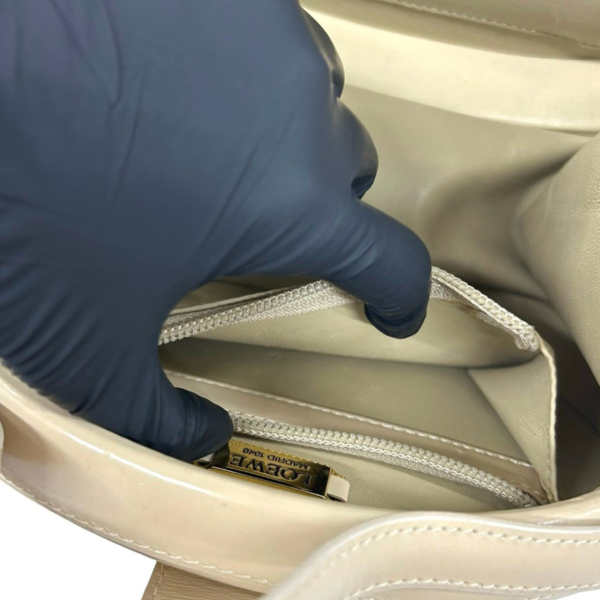 Loewe Beige Leather Handbag Shoulder Bag (Pre-Owned)