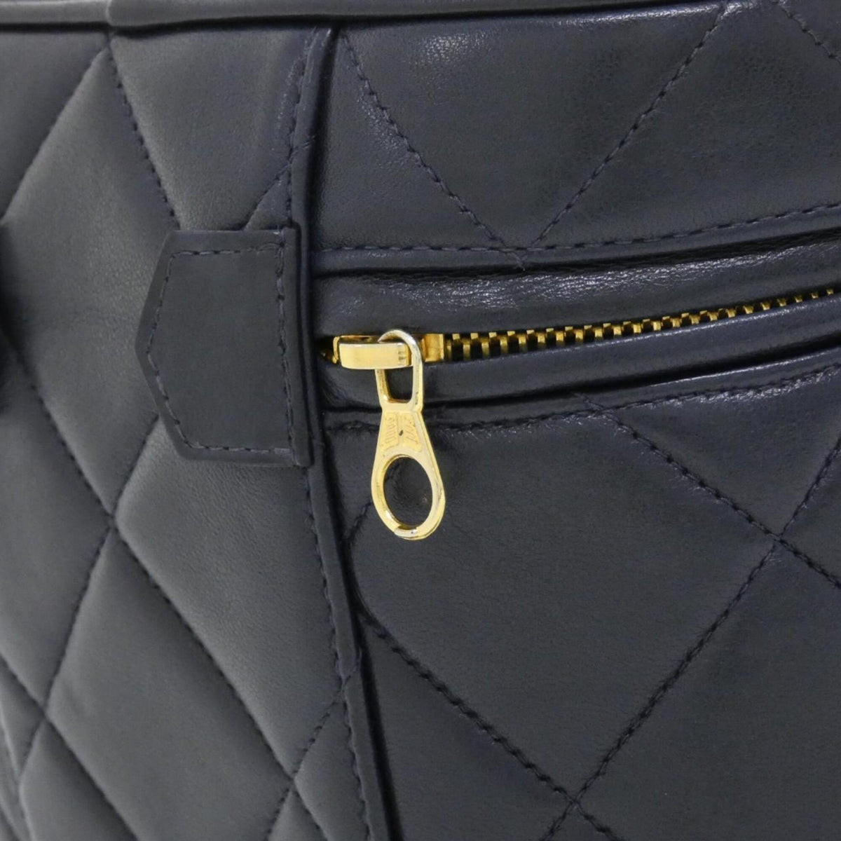 Chanel Navy Leather Handbag (Pre-Owned)