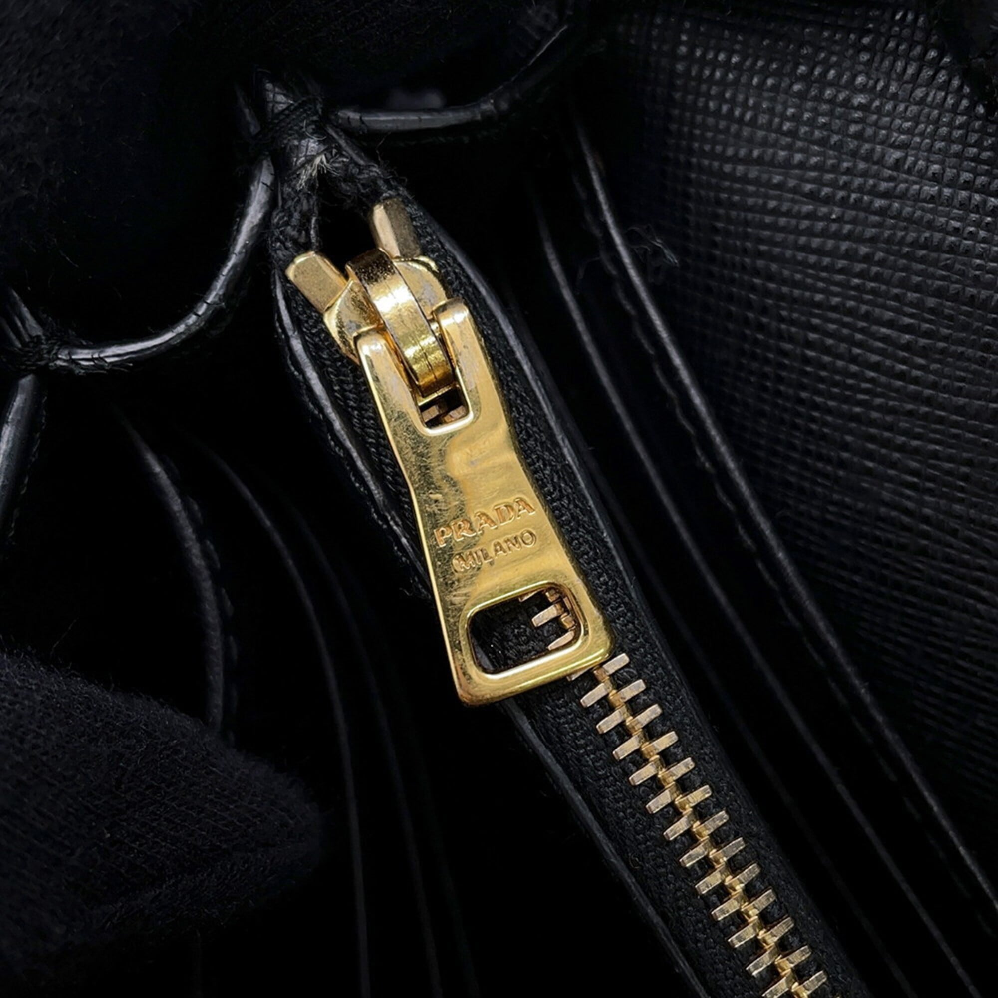 Prada Black Saffiano Chain/Shoulder Wallet (Pre-Owned)