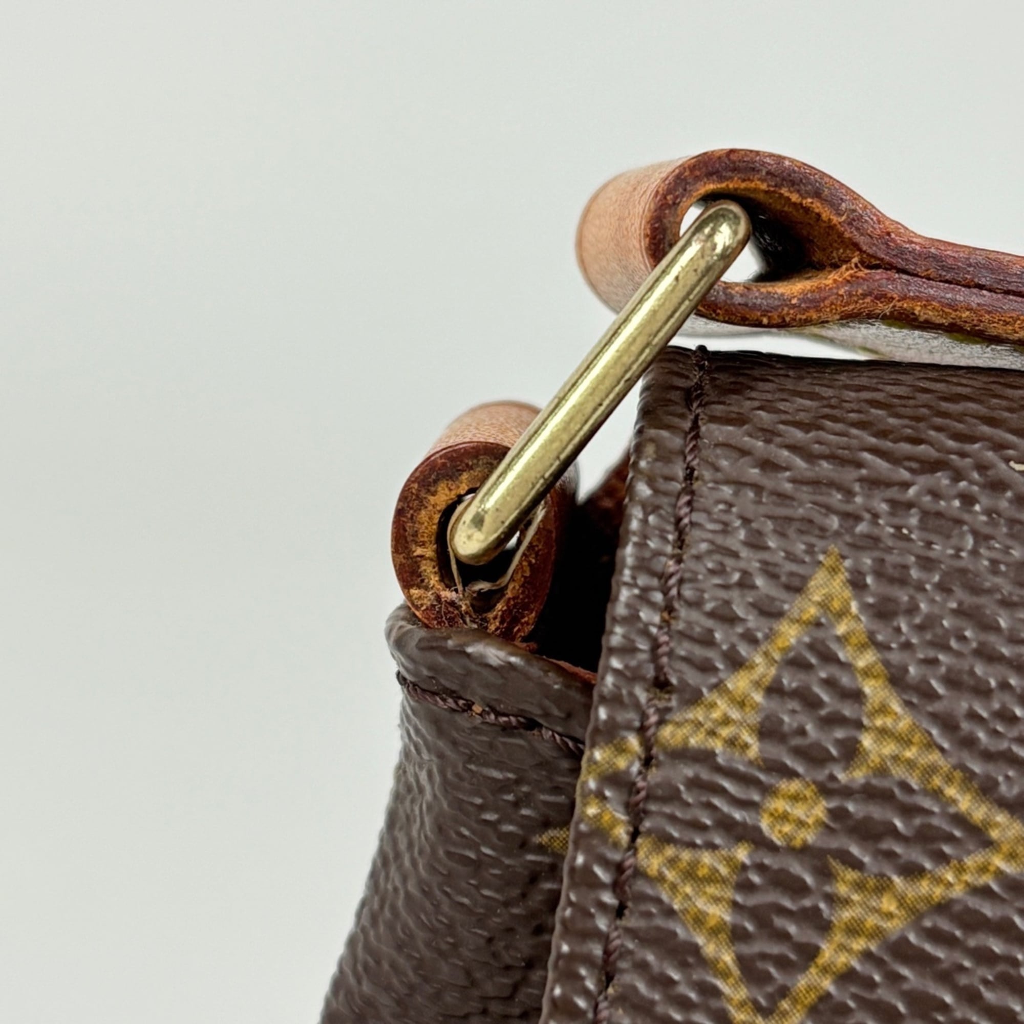 Louis Vuitton Brown Monogram Shoulder Bag (Pre-Owned)