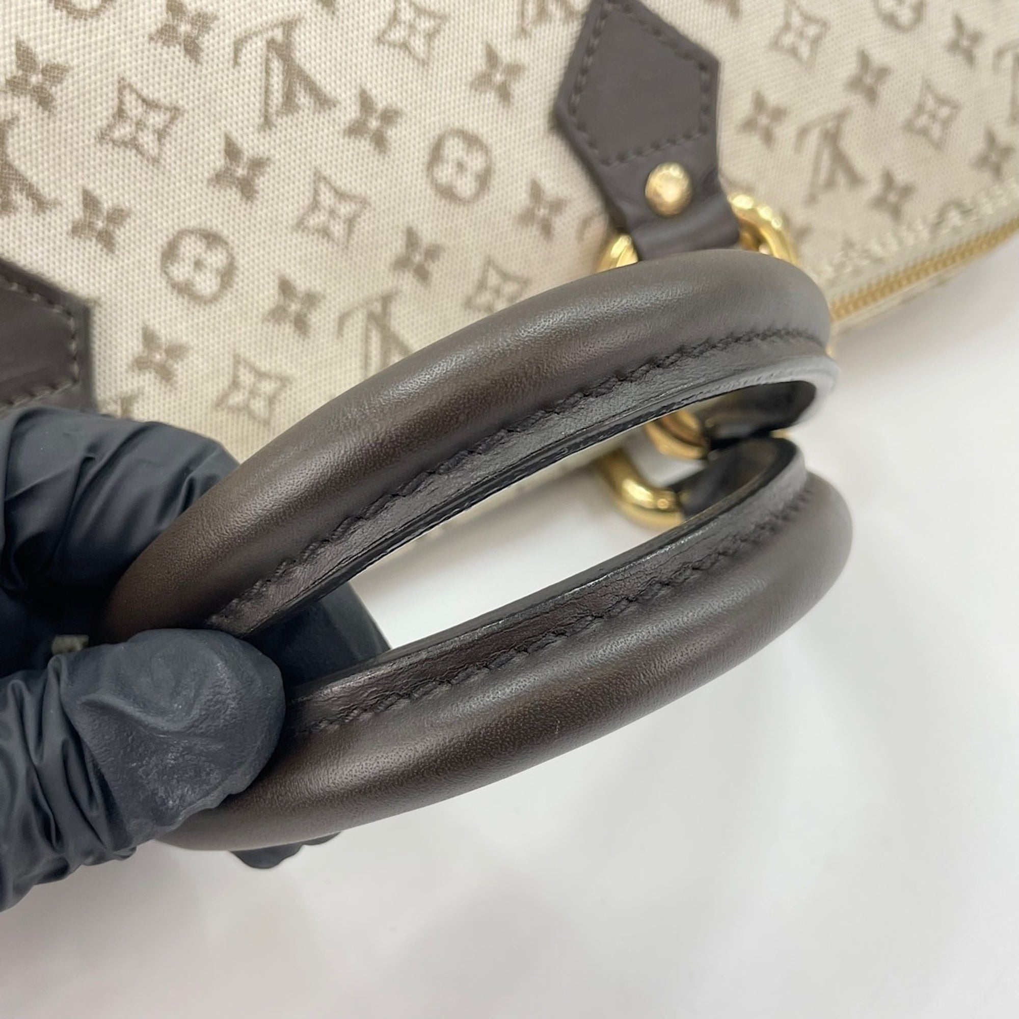 Louis Vuitton Khaki Handbag (Pre-Owned)