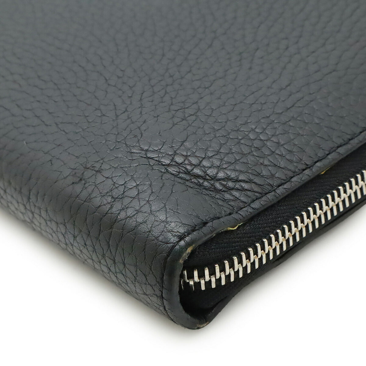 Louis Vuitton Black Noir Leather Clutch Bag Pochette (Pre-Owned)