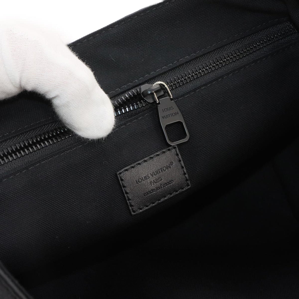 Louis Vuitton Black Leather Handbag Messenger Bag Shoulder Bag (Pre-Owned)