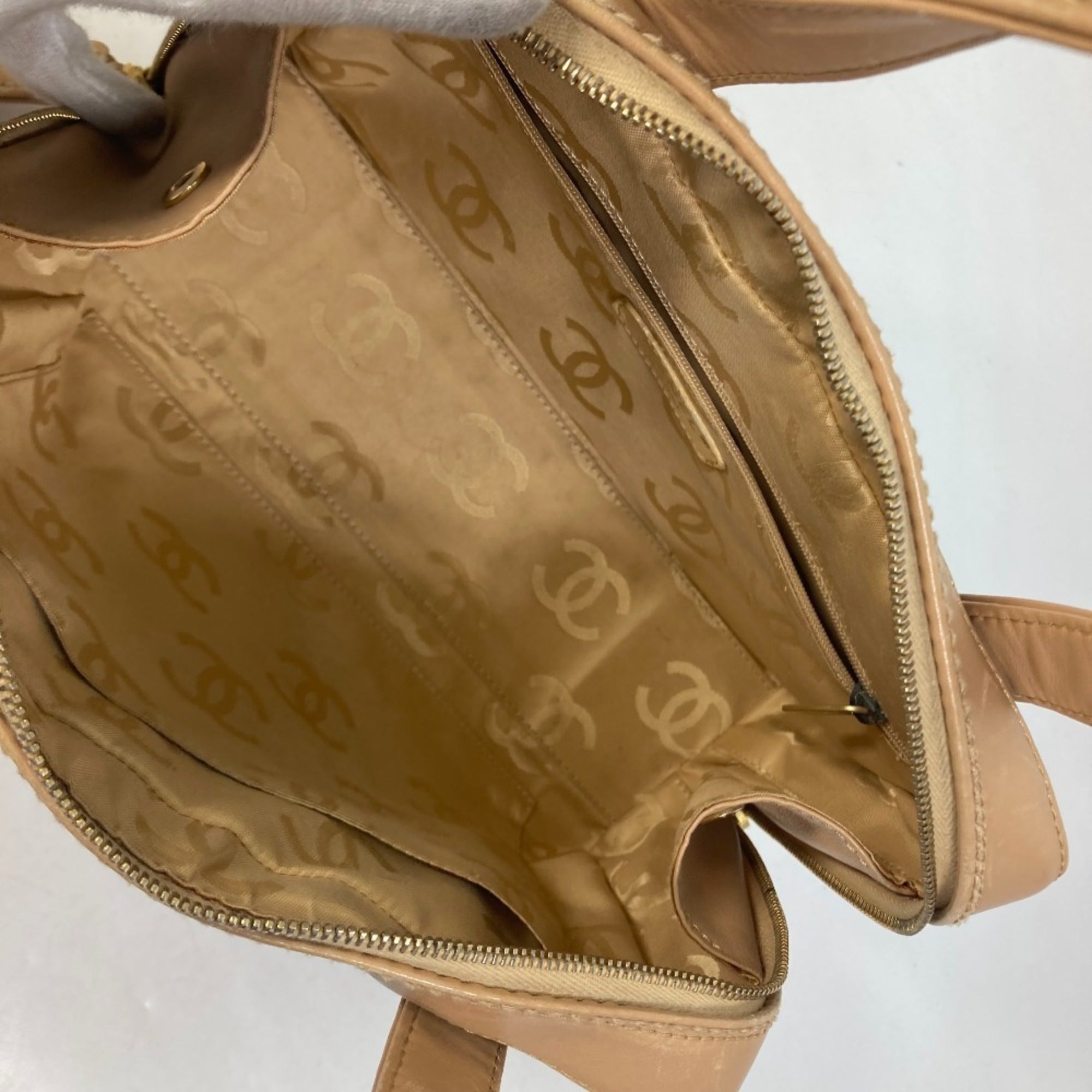 Chanel Wild Stitch Beige Leather Handbag (Pre-Owned)