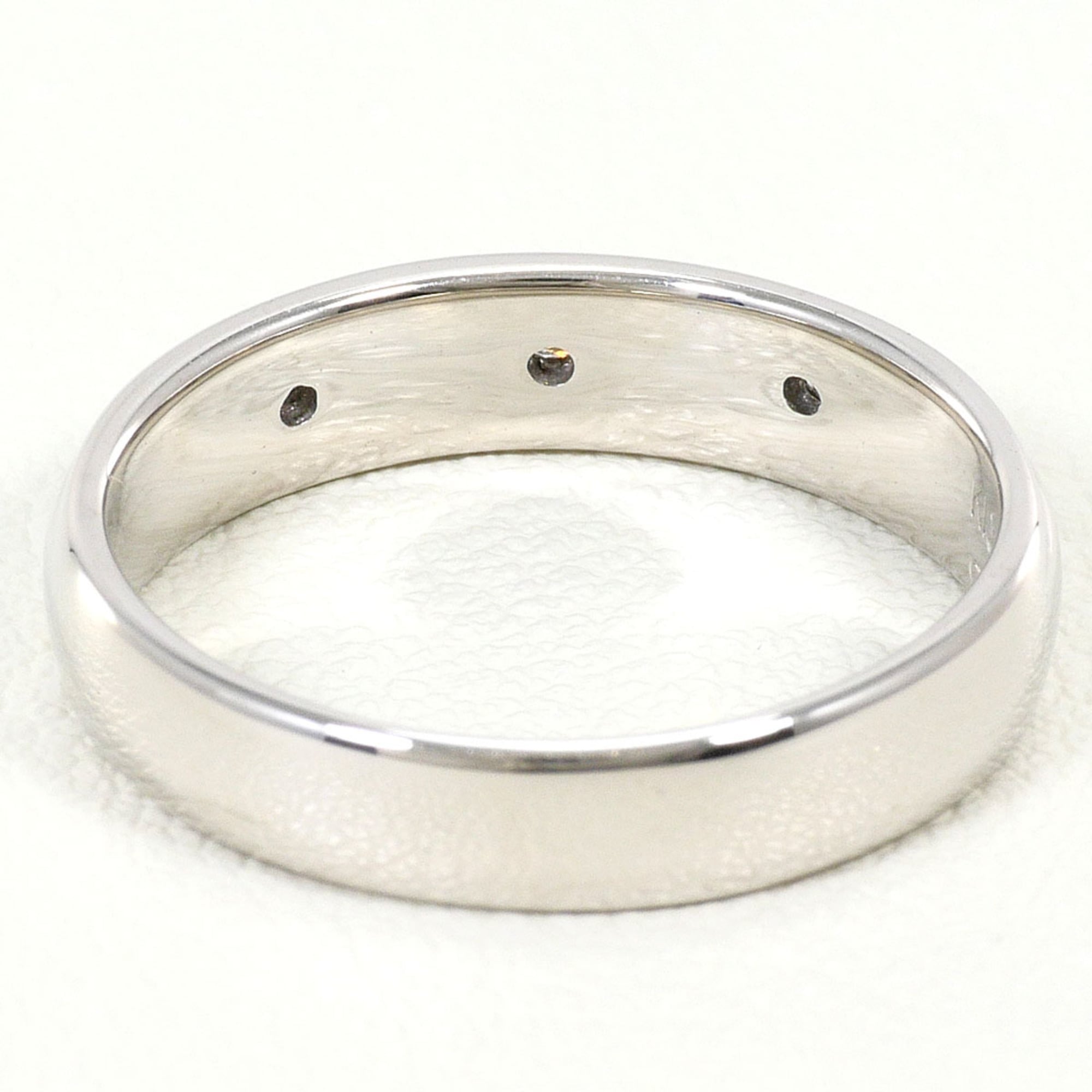 Unbranded White Gold White Gold (10K) Band Ring (Pre-Owned)