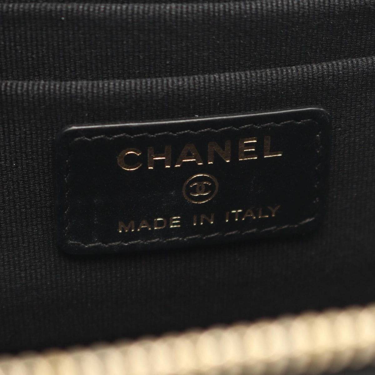 Chanel Black Grained Calfskin Handbag Shoulder Bag (Pre-Owned)