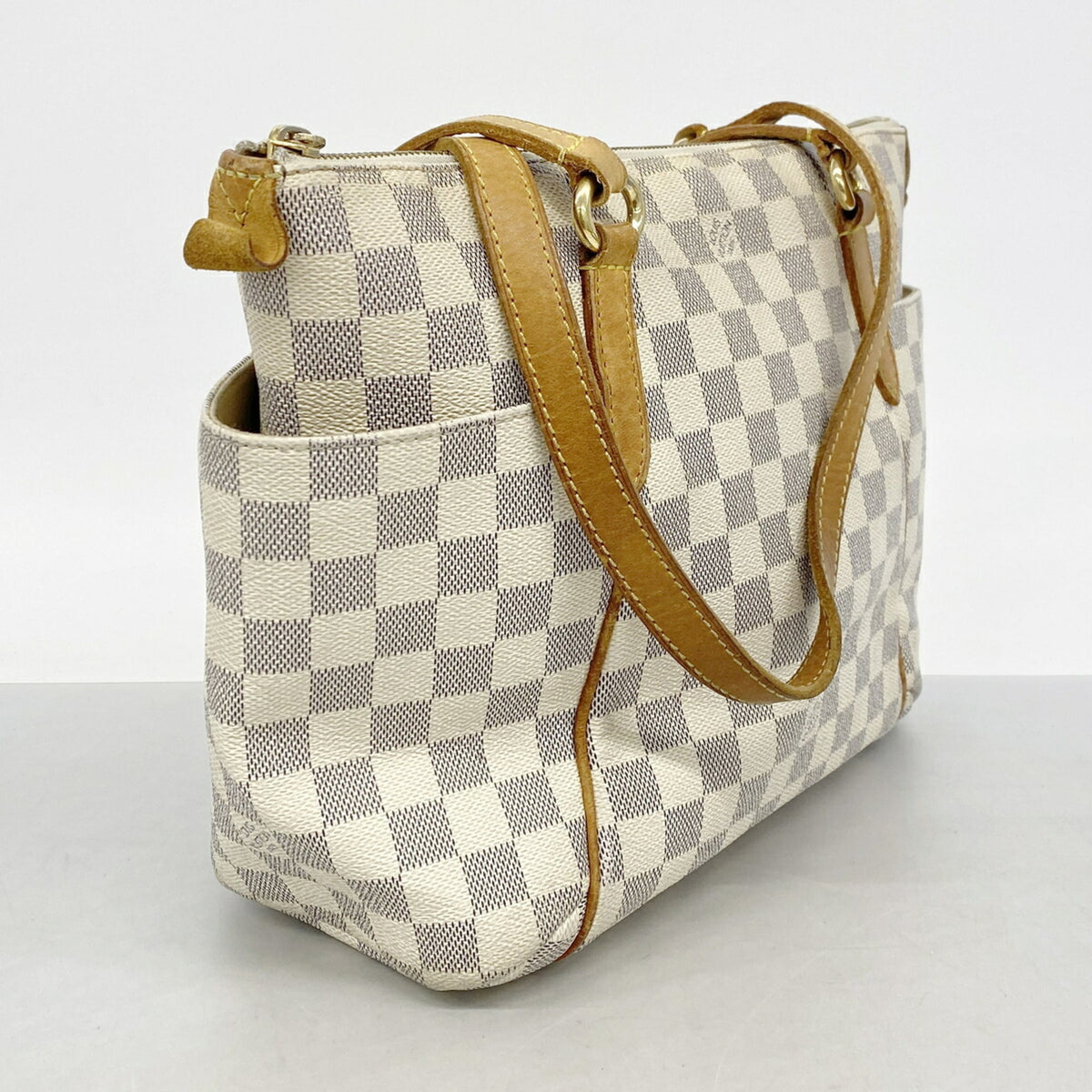 Louis Vuitton White Tote Bag (Pre-Owned)
